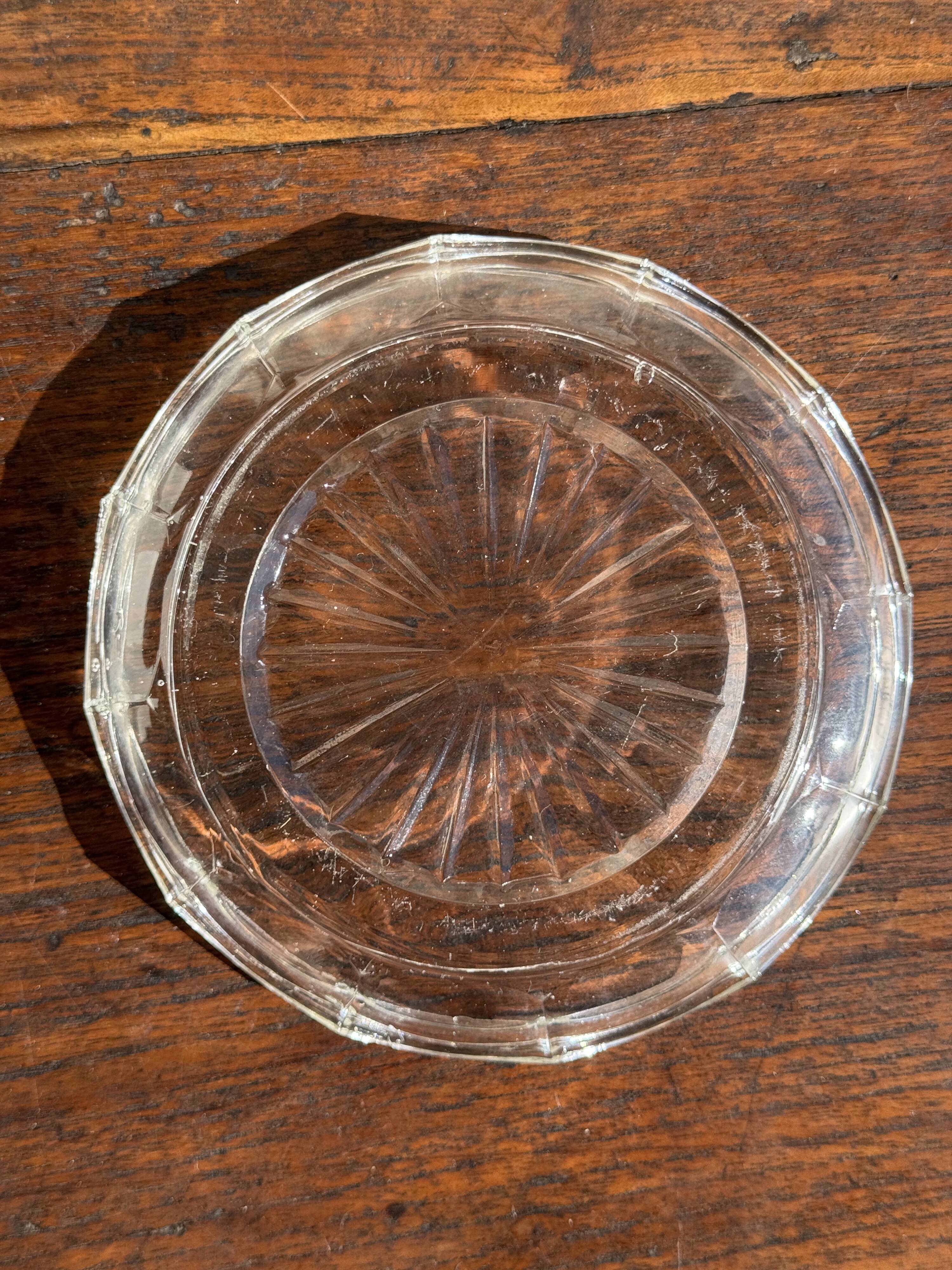 Cendrier vintage en verre moulé en forme de fleur D14 H2,5