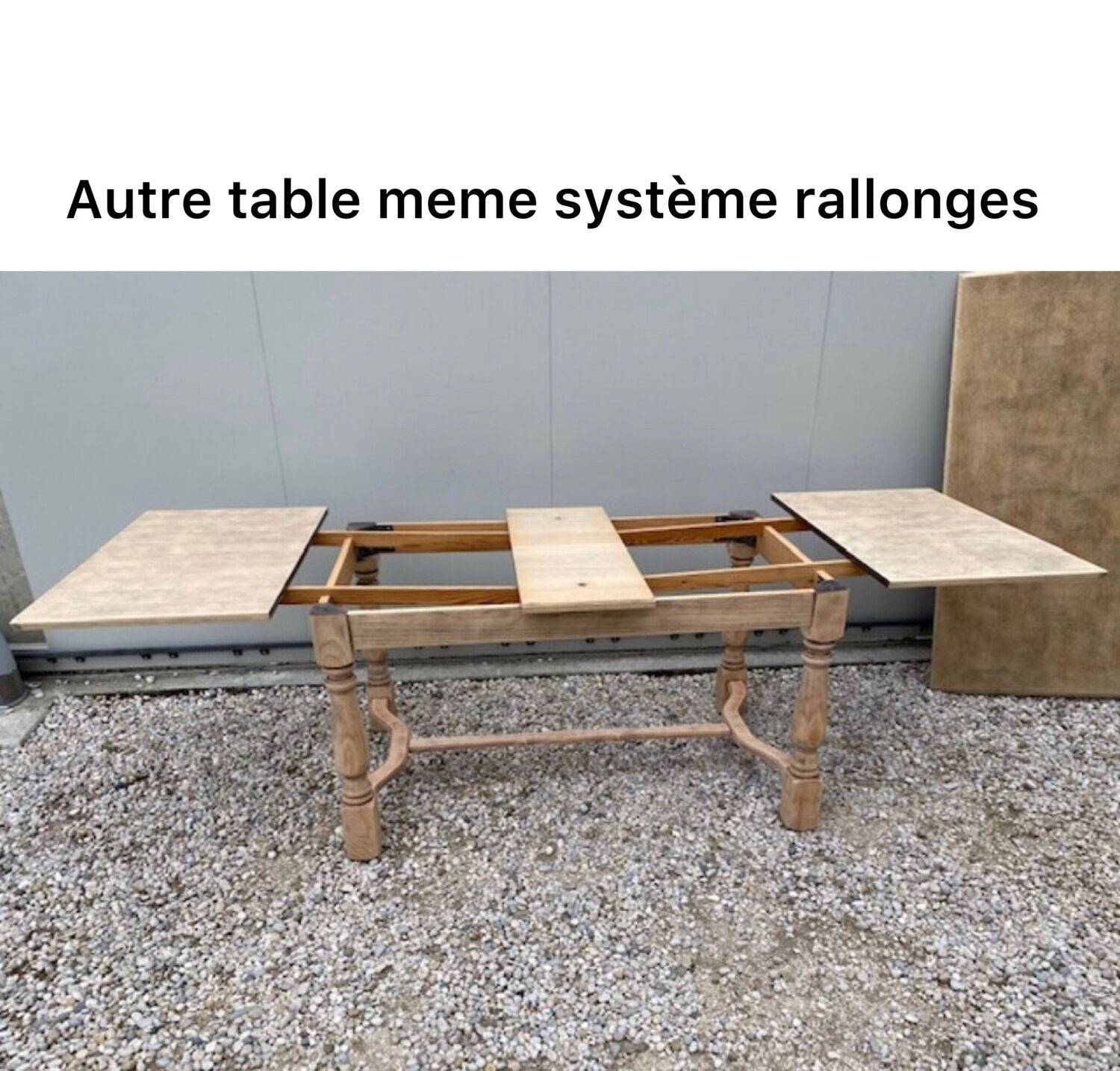 Stripped and extendable farm table