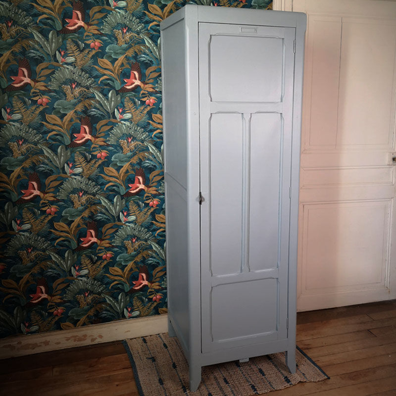 Former boarding school locker room