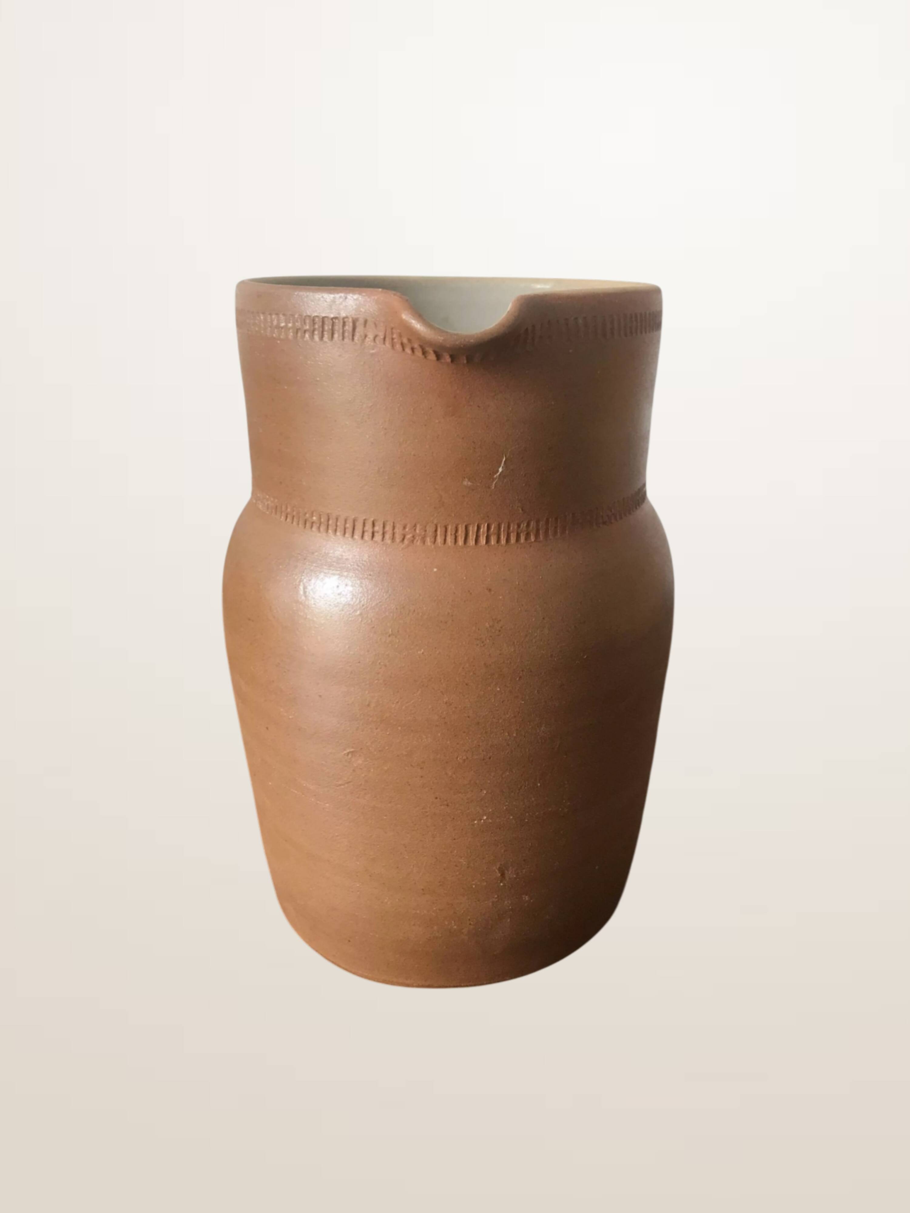 Set of 3 matte stoneware jugs