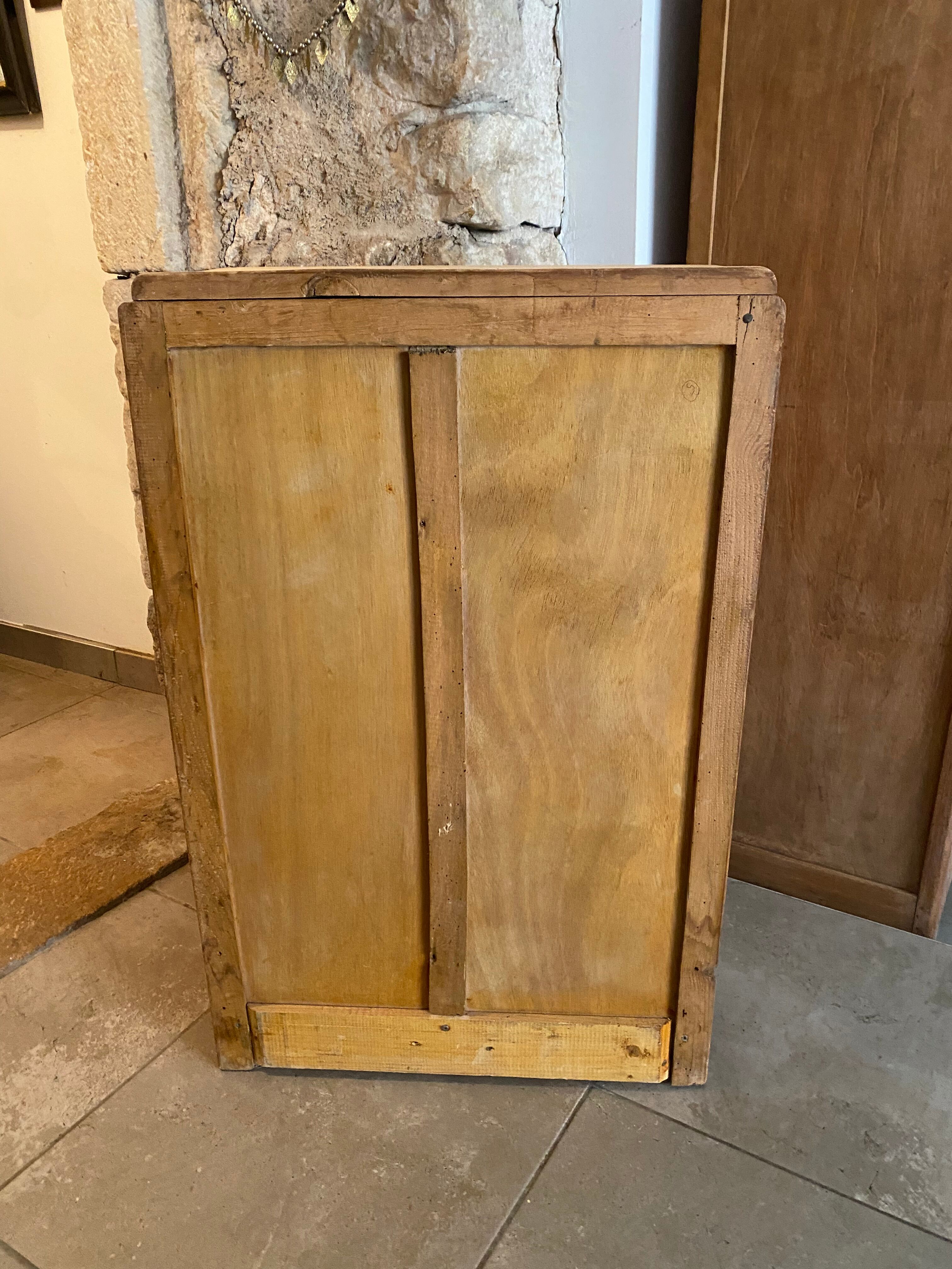 Extra cabinet with drawers