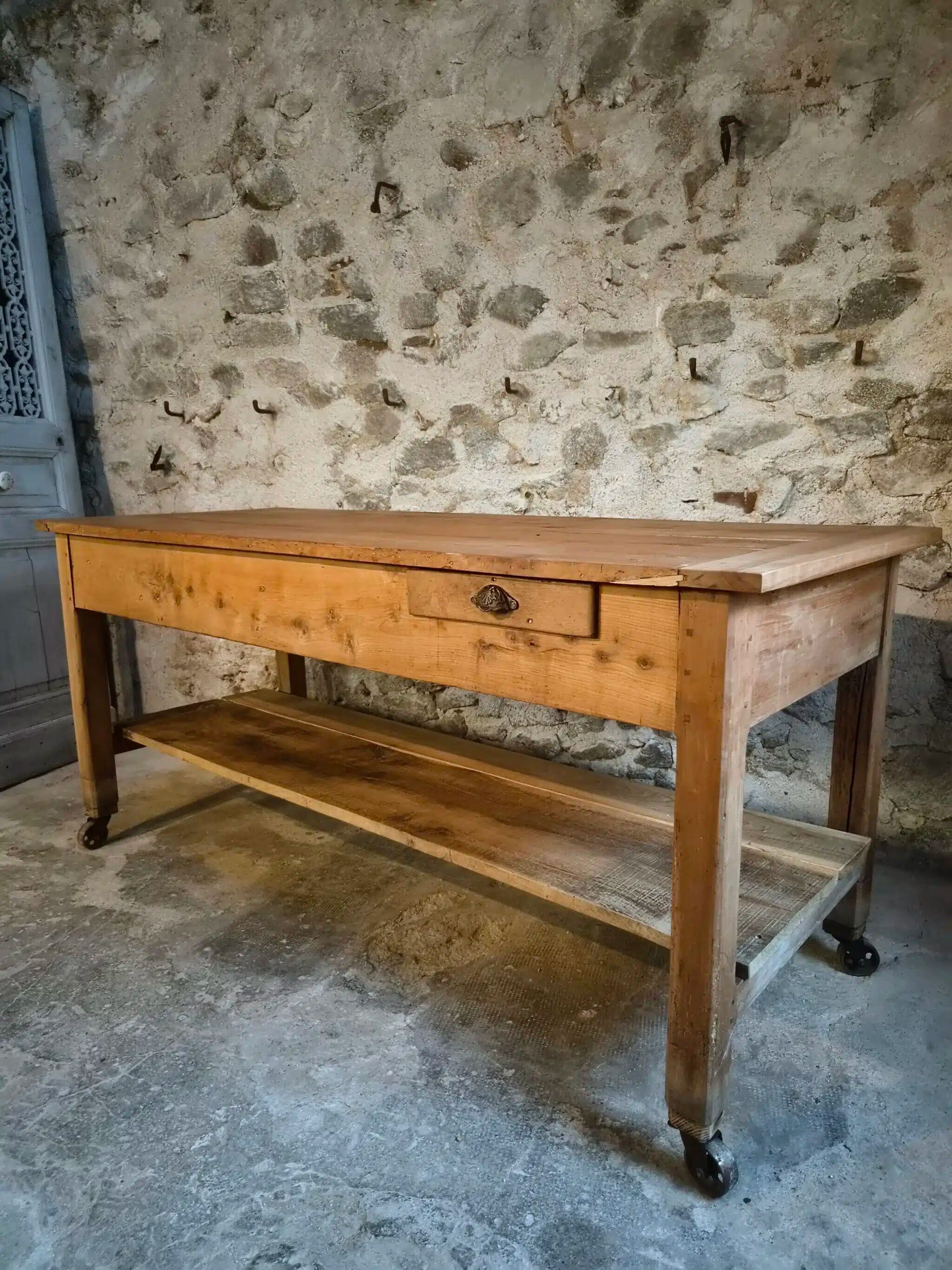 Îlot de cuisine ancien en bois de cerisier avec 3 tiroirs