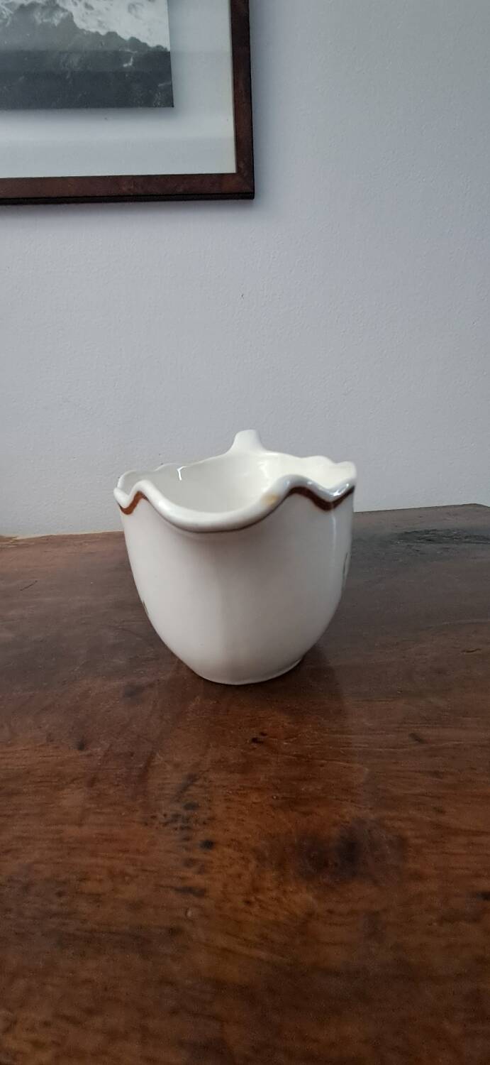 Digoin Sarreguemines sauceboat with hand-painted waterfowl decoration