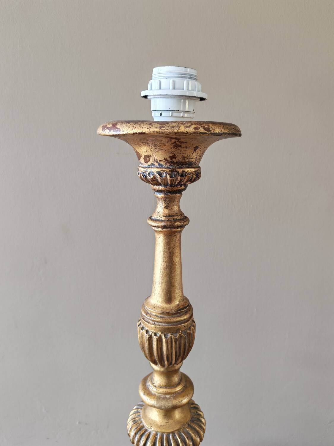Golden wooden lamp base