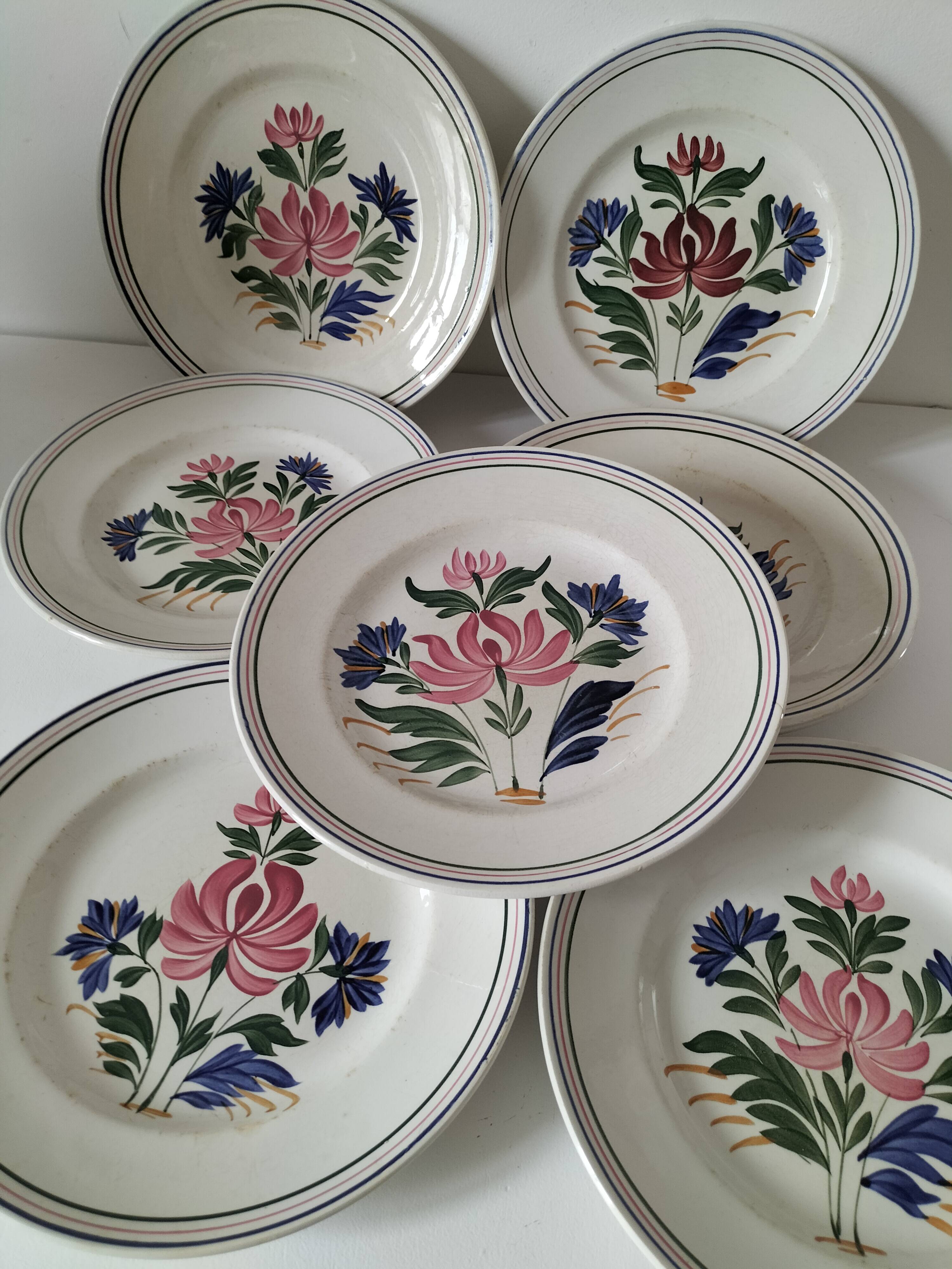 Set of 8 Saint Amand plates with stylized flower decoration 4122