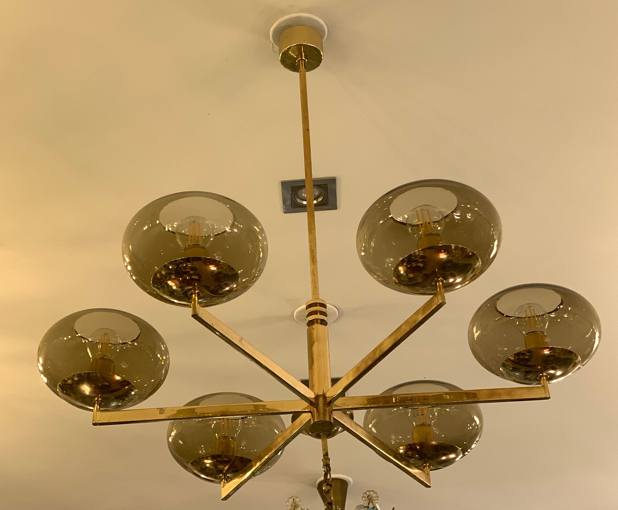 Italian Sciolari chandelier in brass, 6 burners with smoked glass, 1970