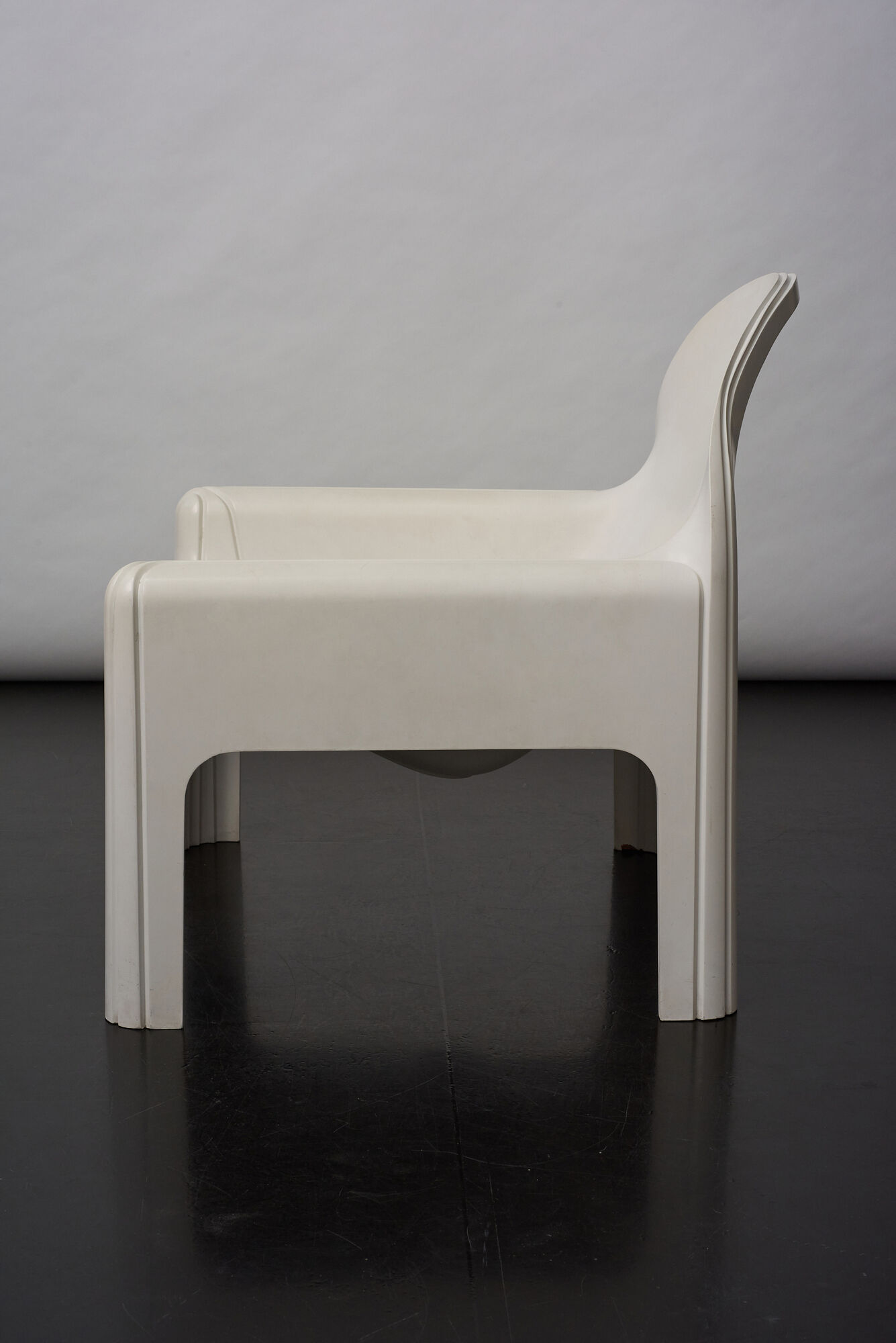 Fauteuil 4794 conçue par Gae Aulenti de Kartell, 1974