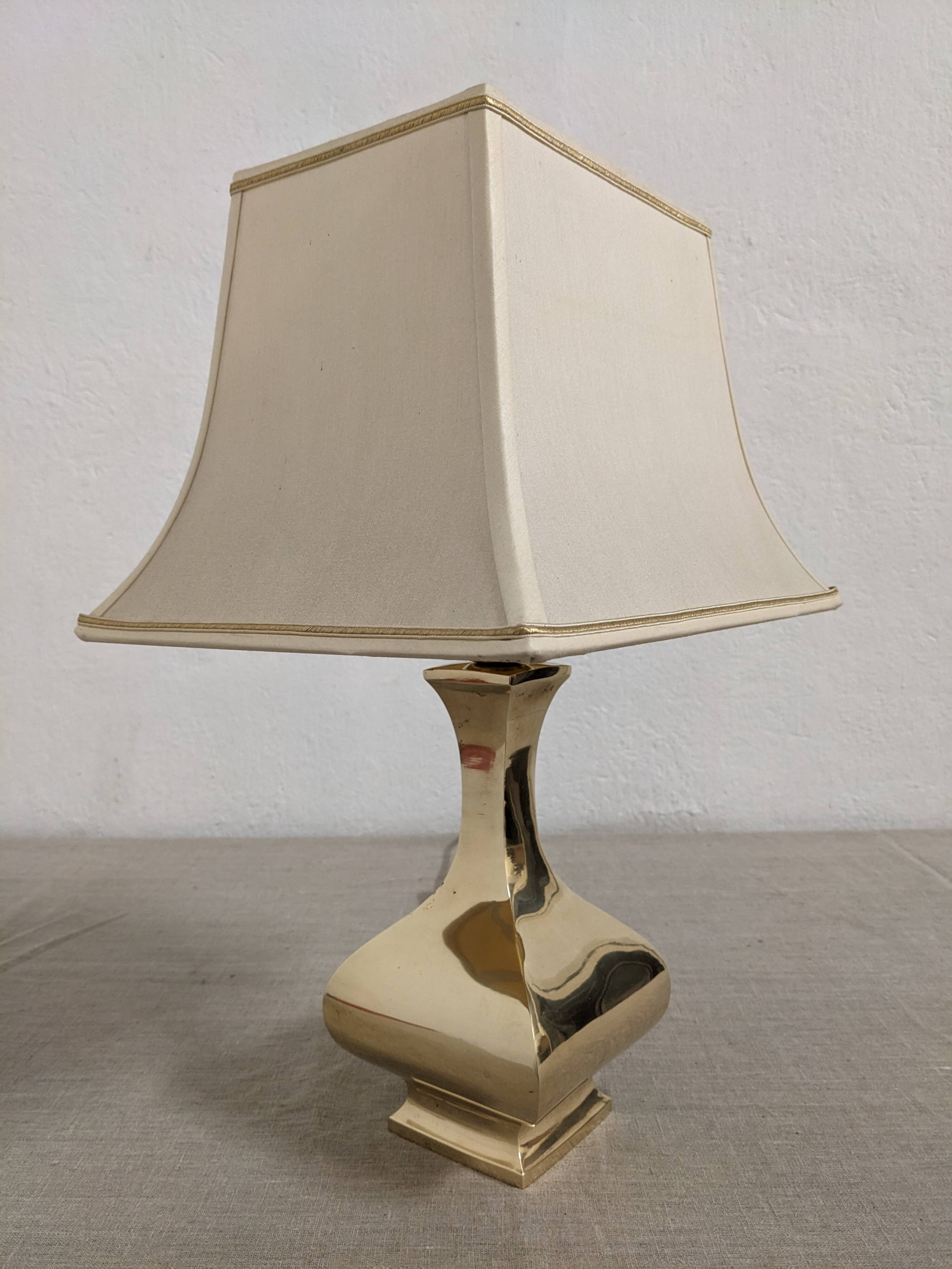Hollywood Regency lamp in brass by Ciangiacomo design, Italy circa 1970.