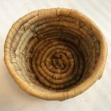 Basket / cache pot in banana leaf