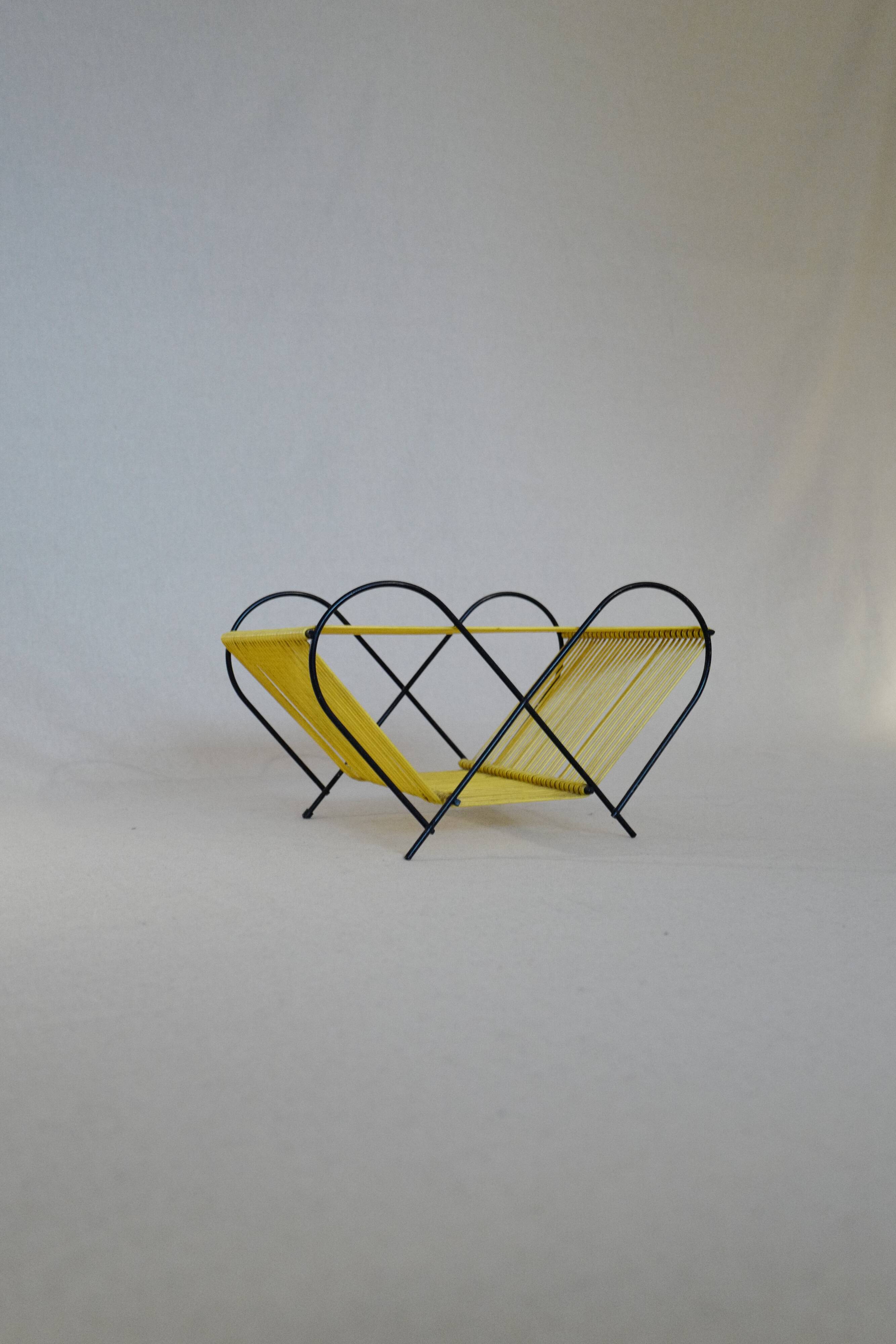 Scoubidou vinyl door