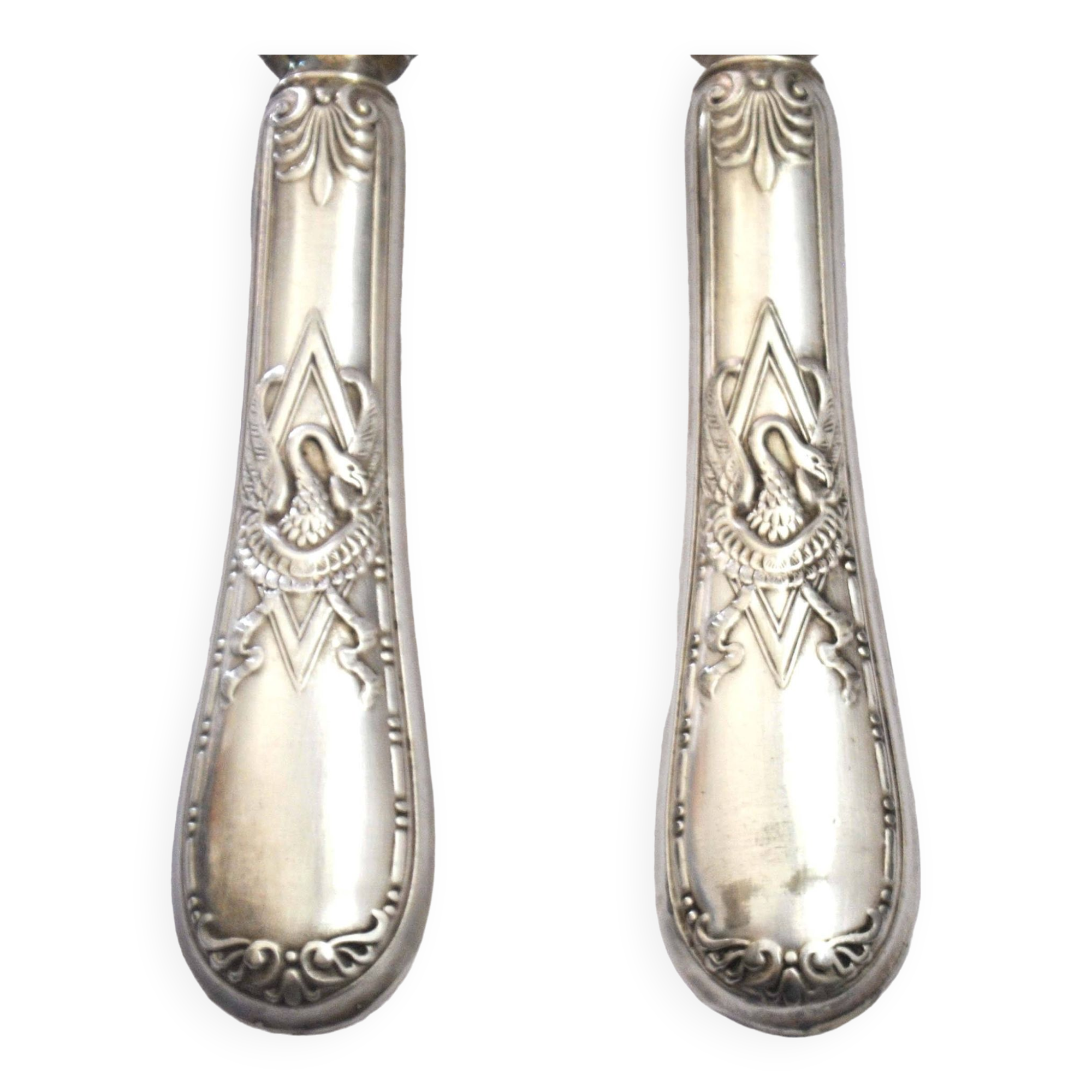 Empire salad server decorated with a swan and napoleon palmette, 19th century.