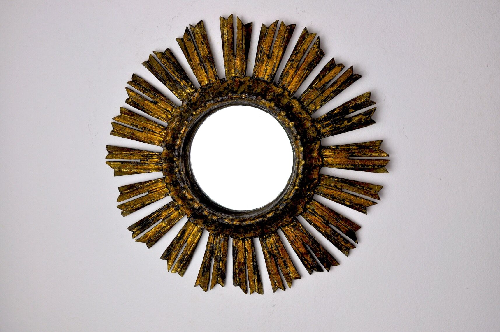 Sun mirror in gilded wood early twentieth century 40cm