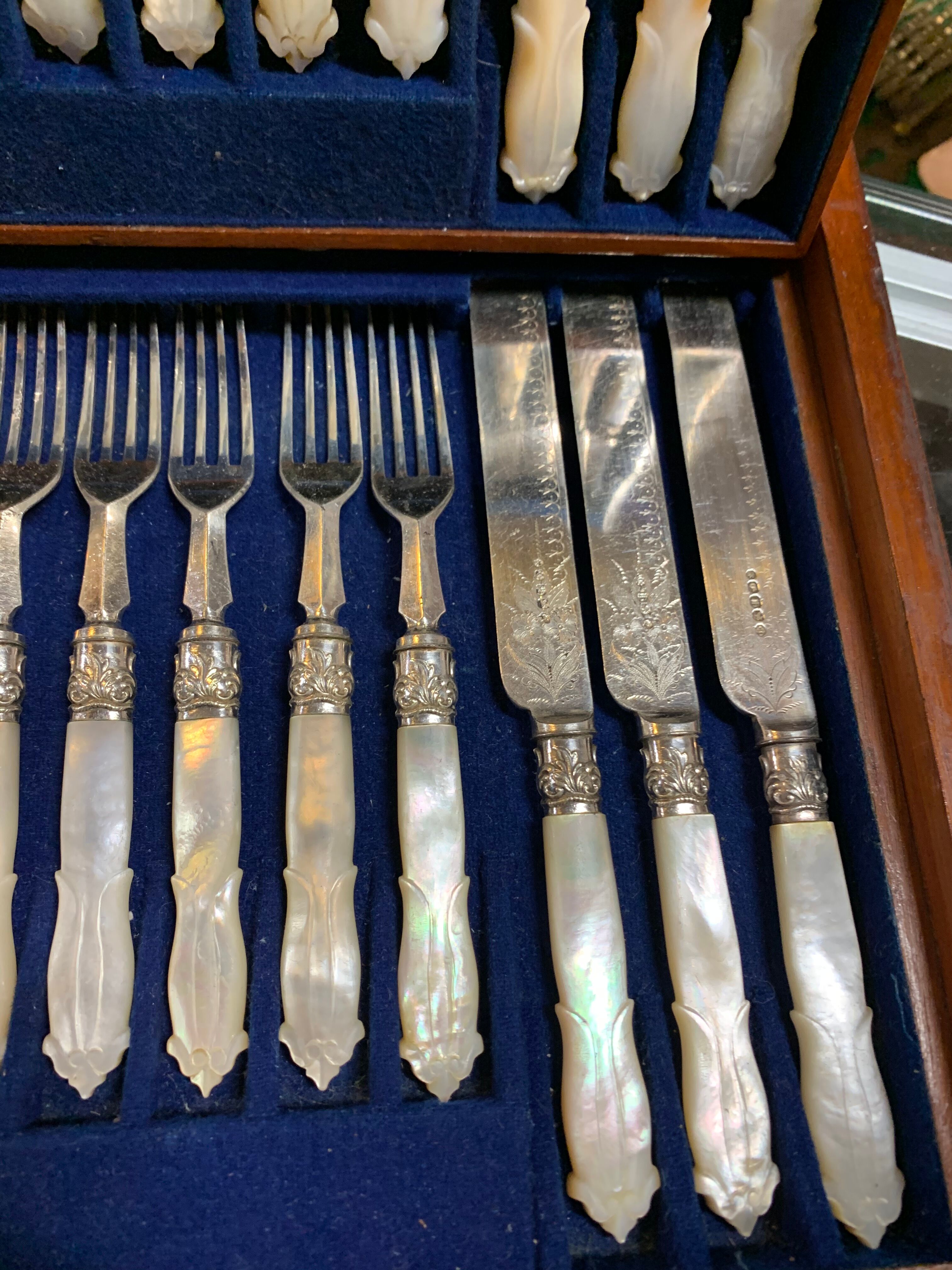 Silver and mother-of-pearl cheese service