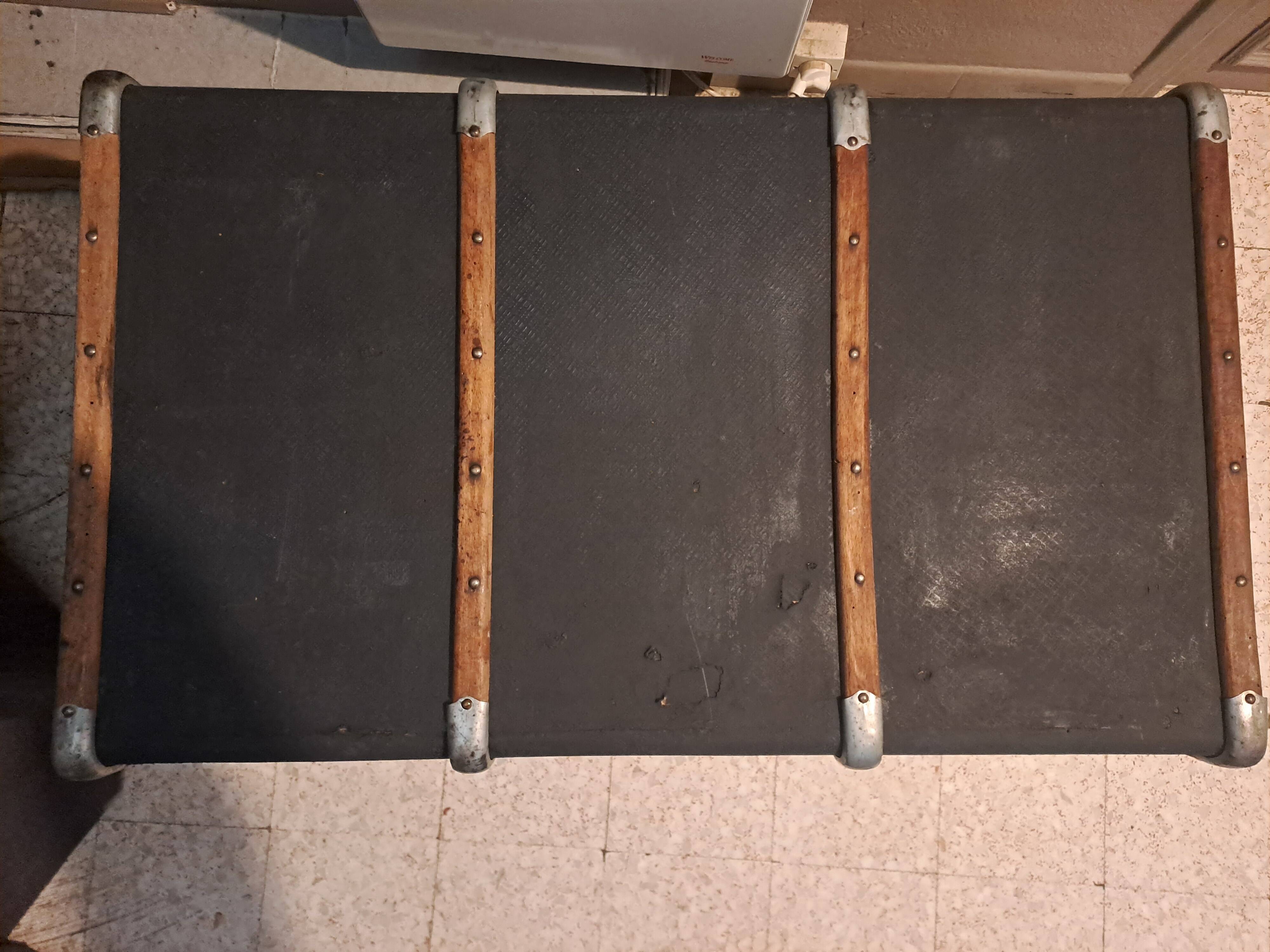 Antique vintage wooden travel trunk dating from the 1880s/1920s