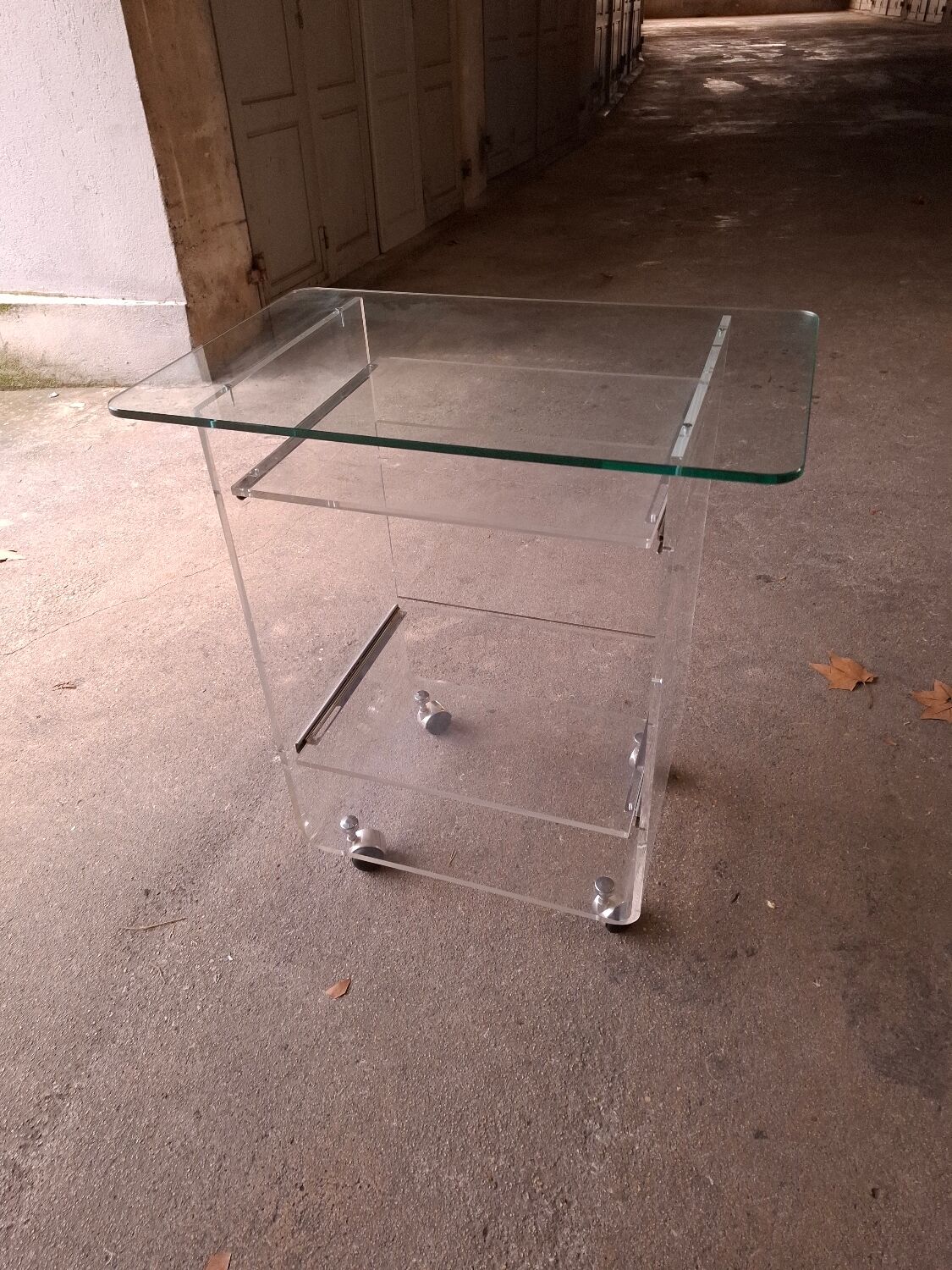 Dessert, side table David Lange for Roche Bobois