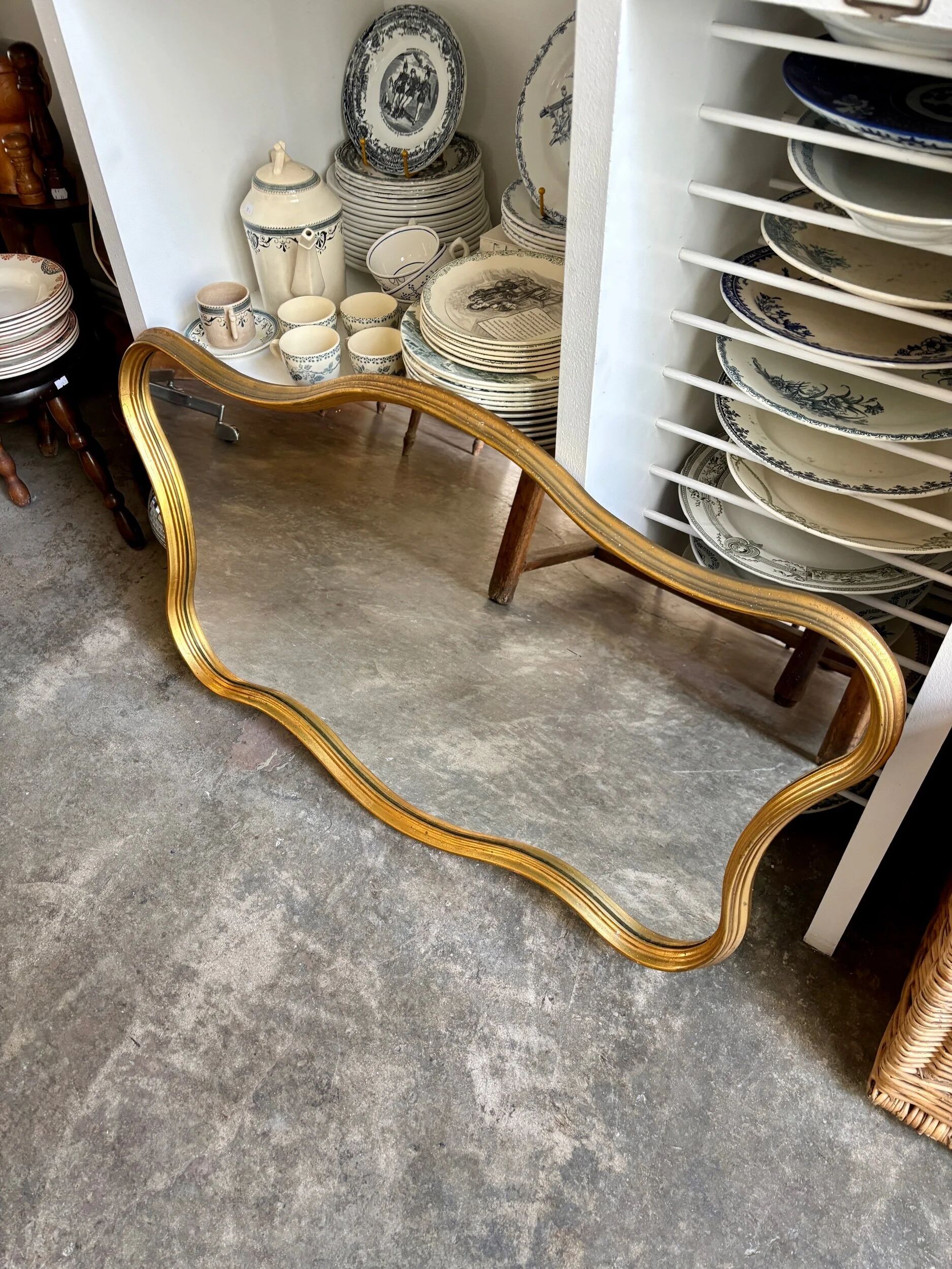 Gold free-form mirror, 102 x 60 cm
