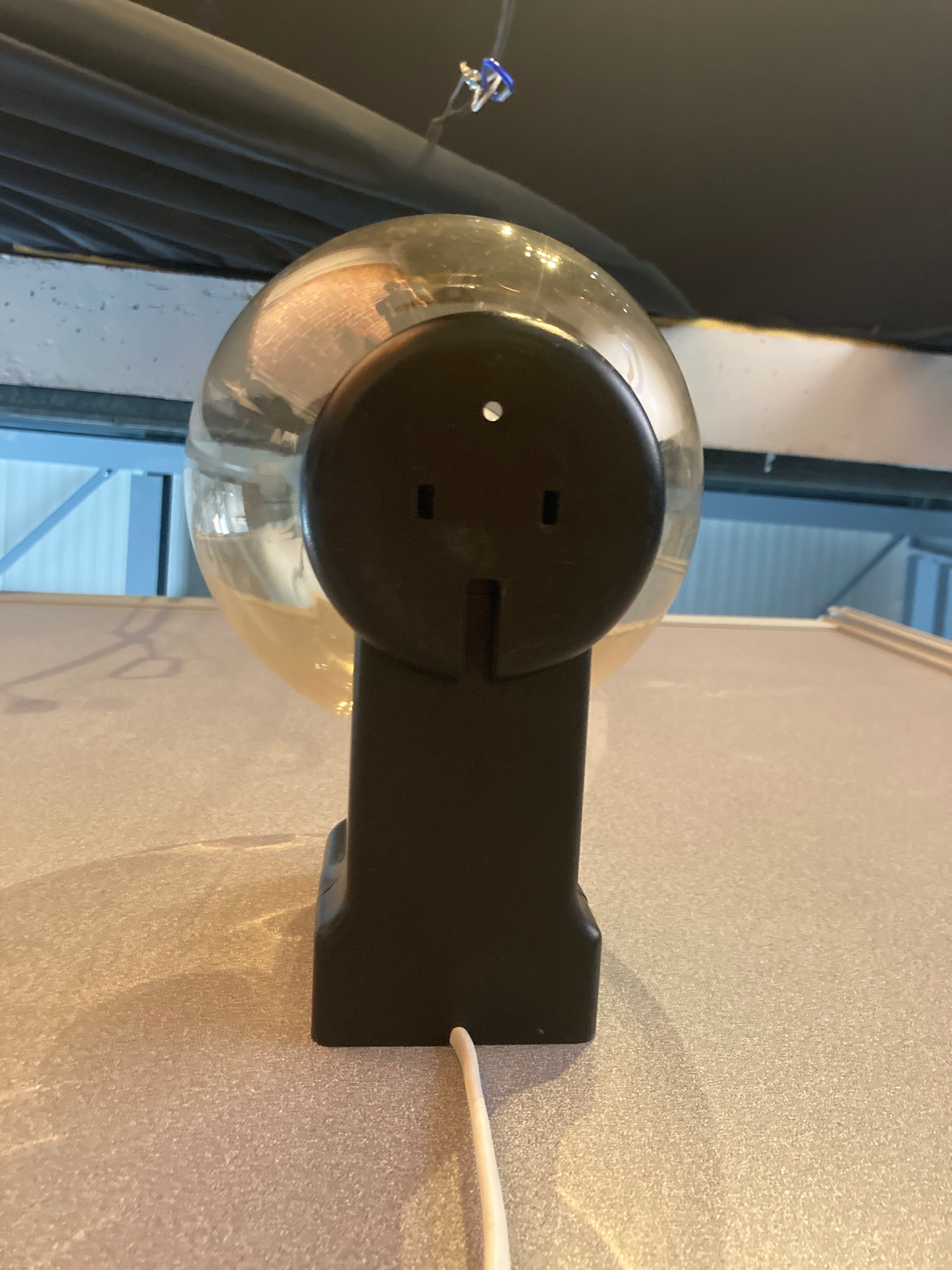 Outdoor wall lamp