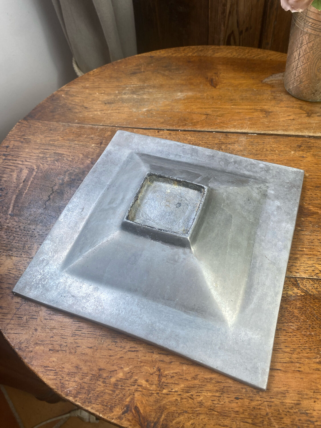 Tray, aluminium ashtray