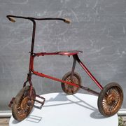 Riveted metal children's tricycle 1920 • Urbex style