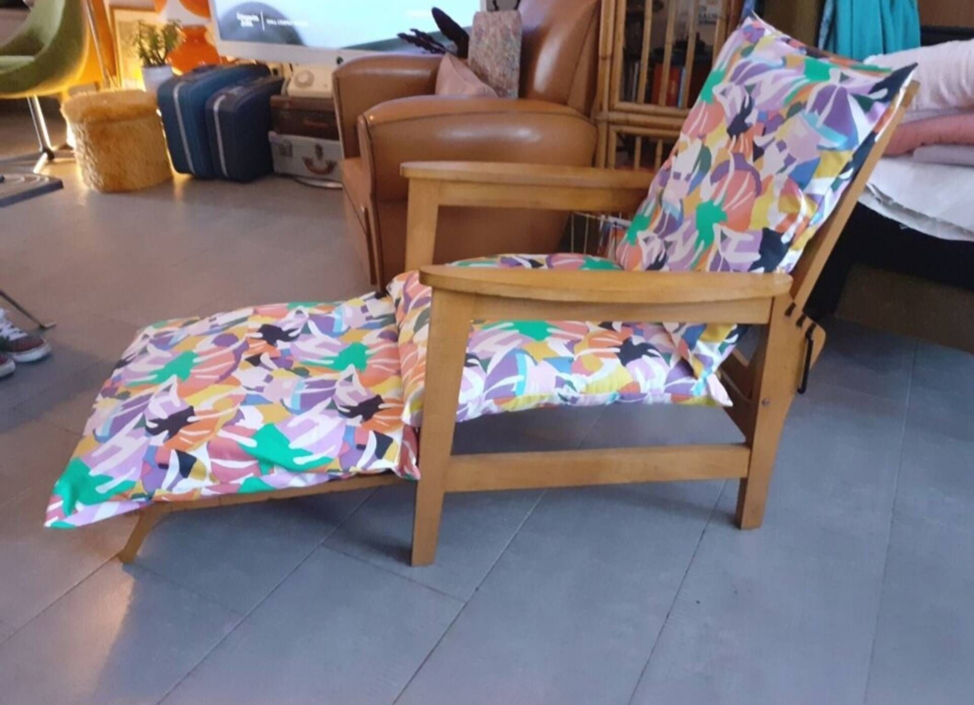 Fauteuil relax vintage en bois – coussins entièrement reconfectionnés