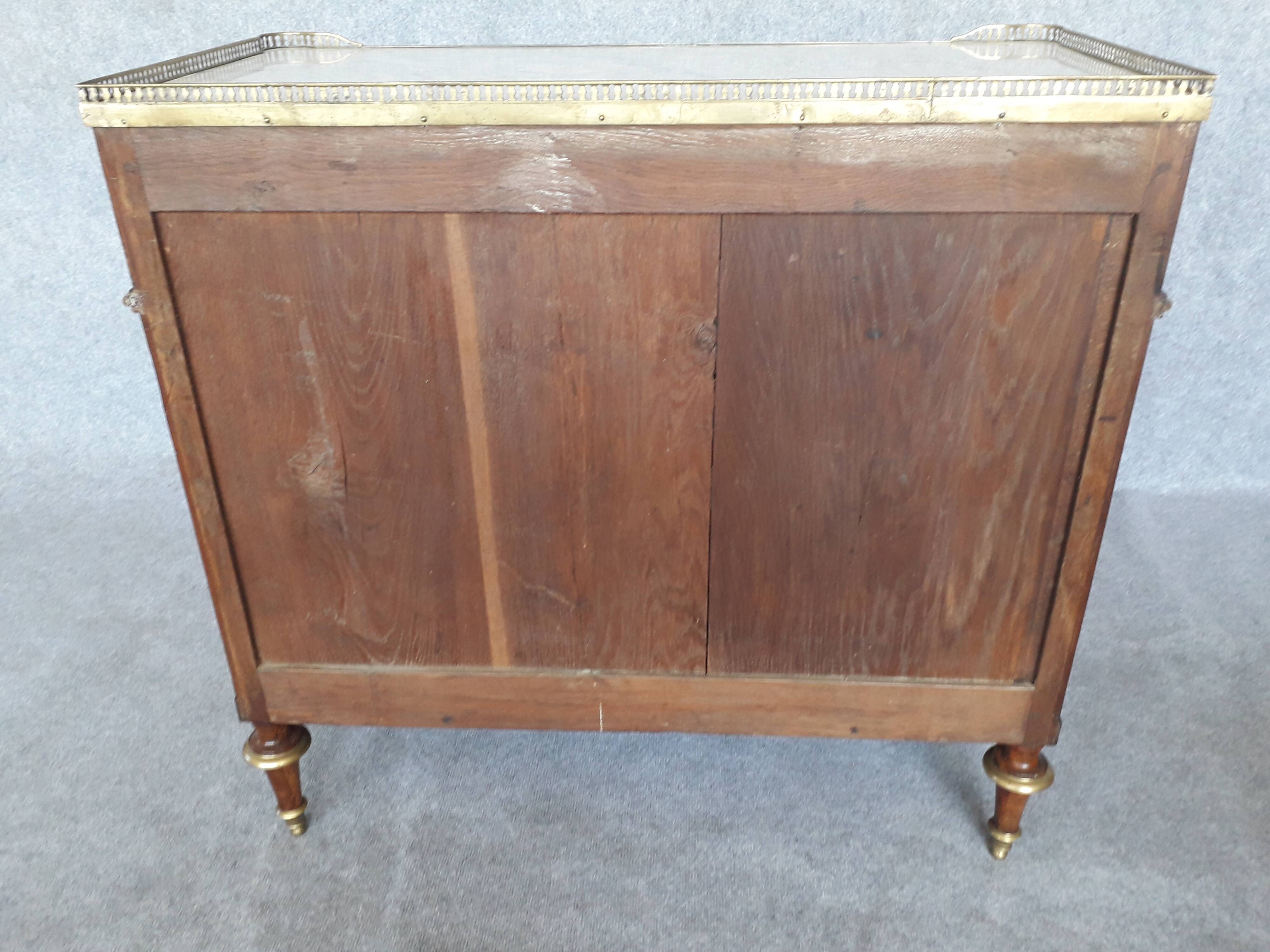 Commode d'époque Louis XVI en acajou