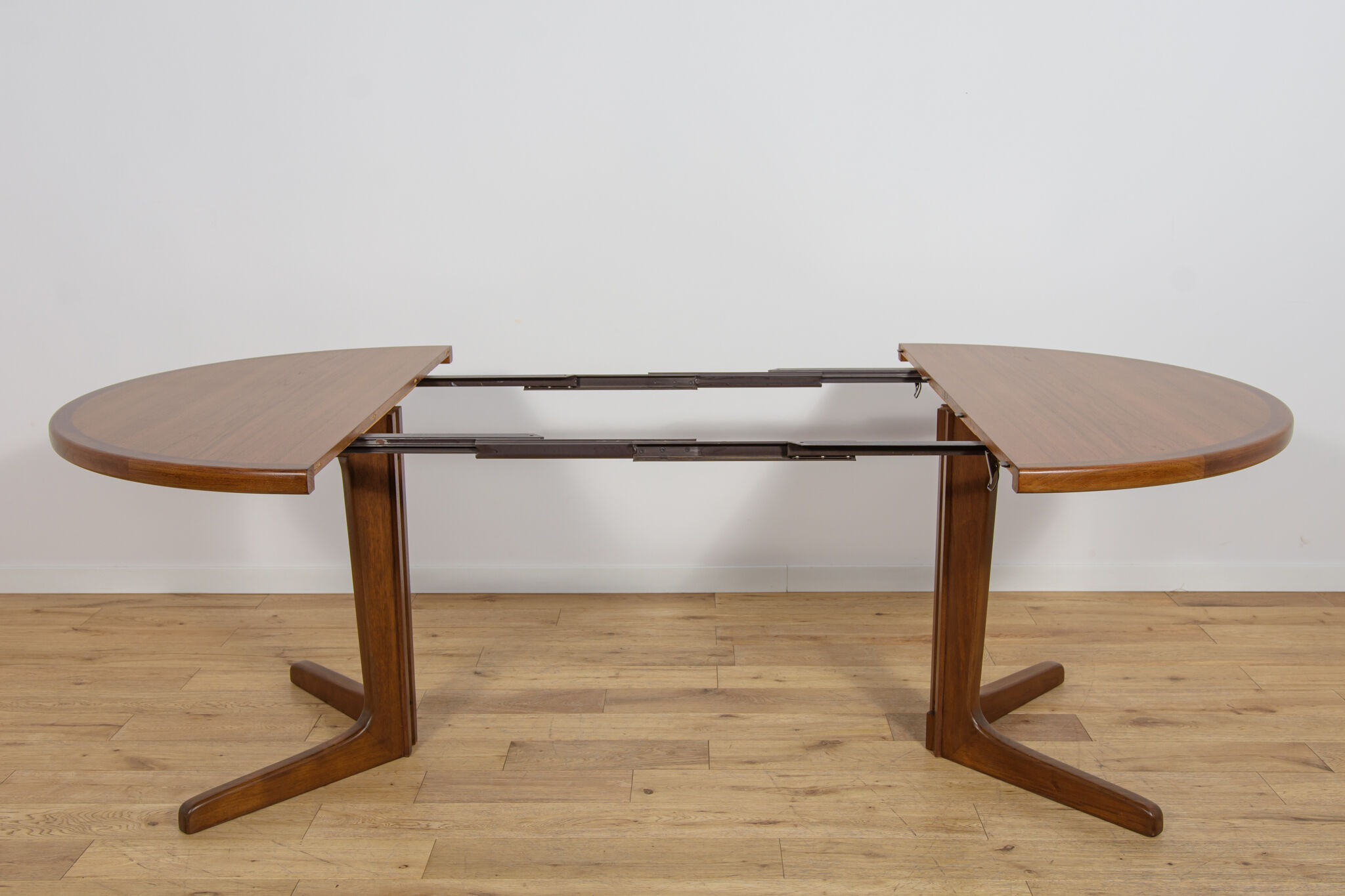 Mid-Century Teak Round Extending Dining Table, Denmark, 1960s