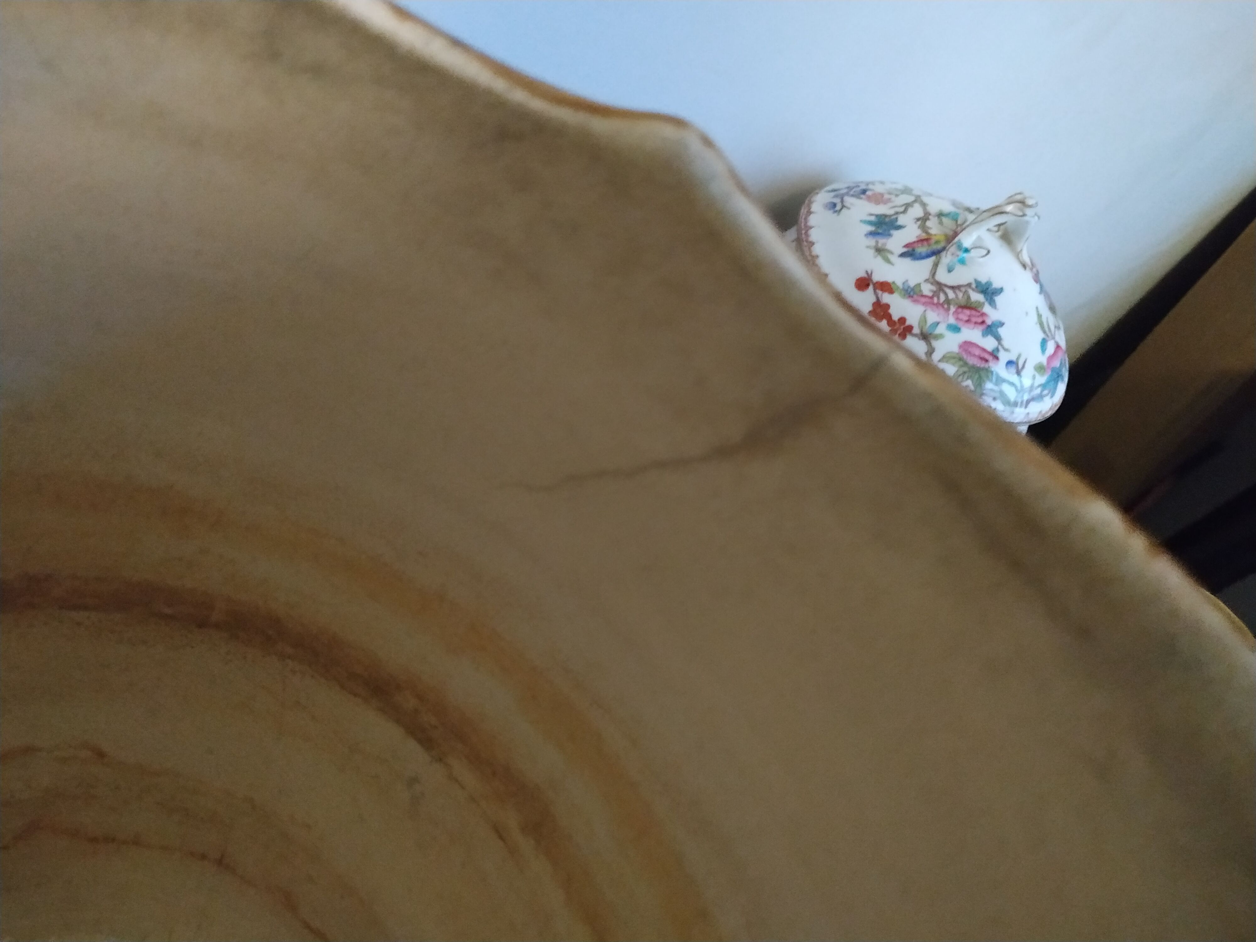 Cache pot en barbotine art nouveau
