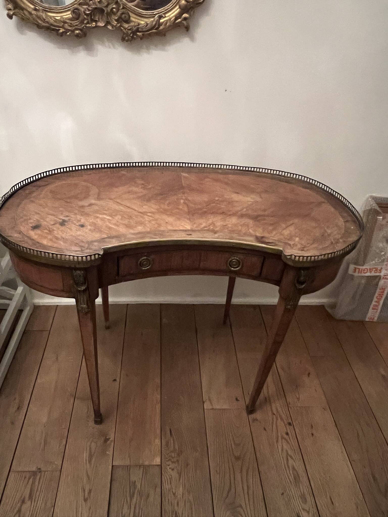 kidney-shaped coffee table