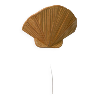 Clamp Shell Shaped Wall Lamp