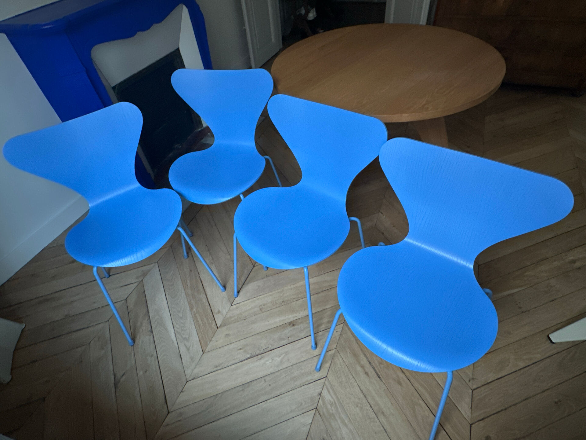 Fritz Hansen Series 7 chairs designed by Arne Jacobsen.
