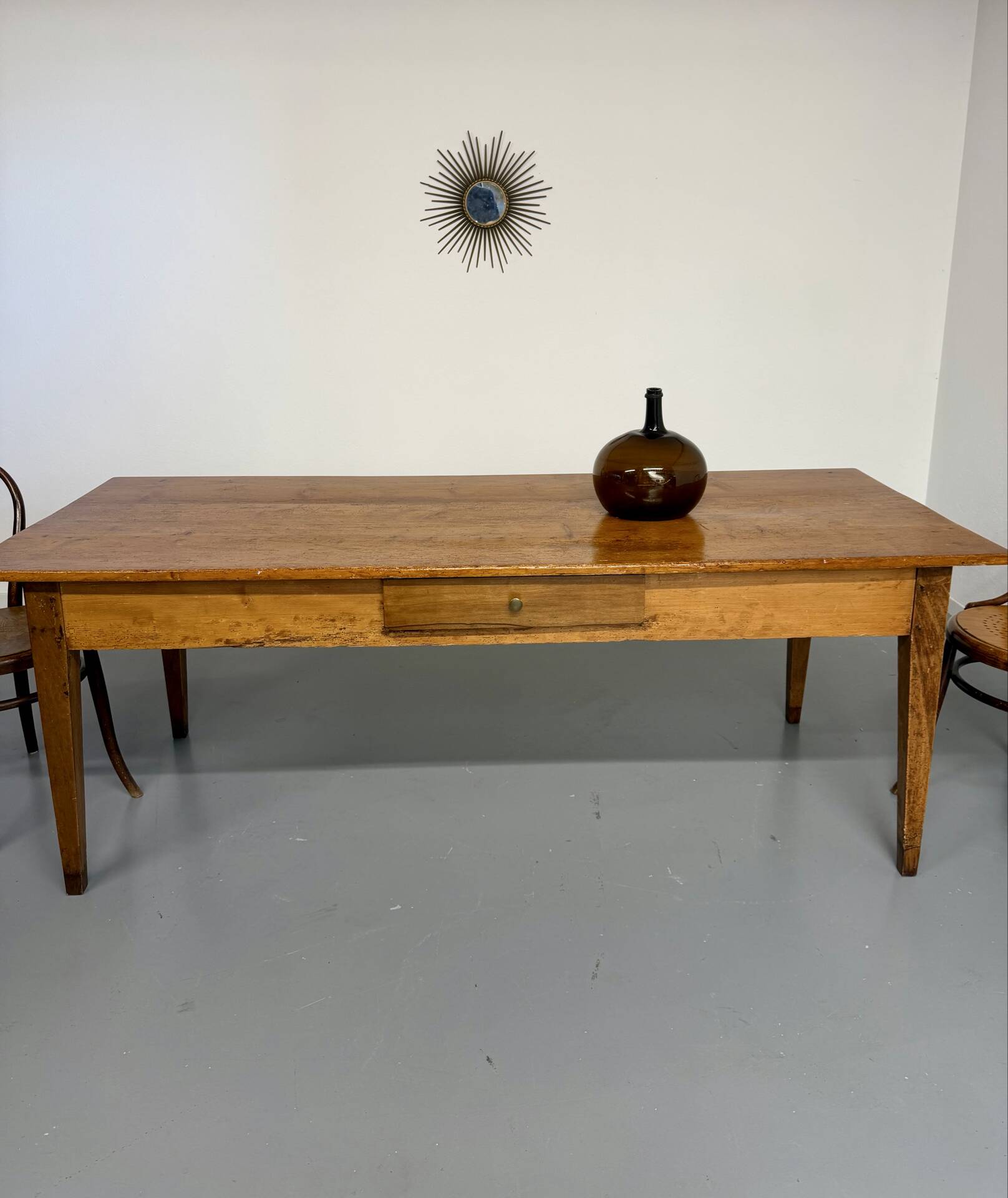 Grande table de ferme en bois avec tiroir en sapin fin 19 eme 