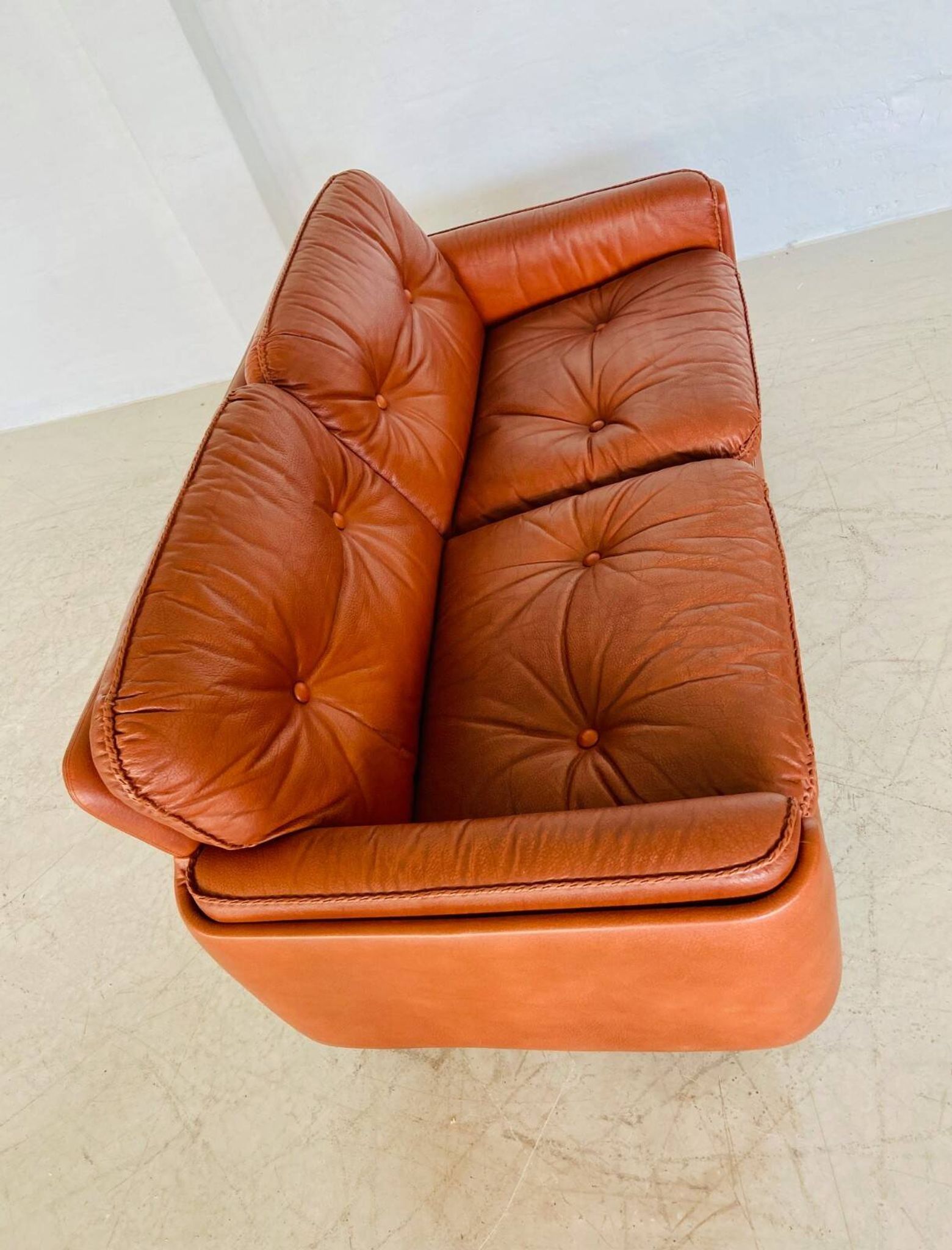 Vintage Danish mid-century cognac leather 2-seater sofa by Sigurd Resell