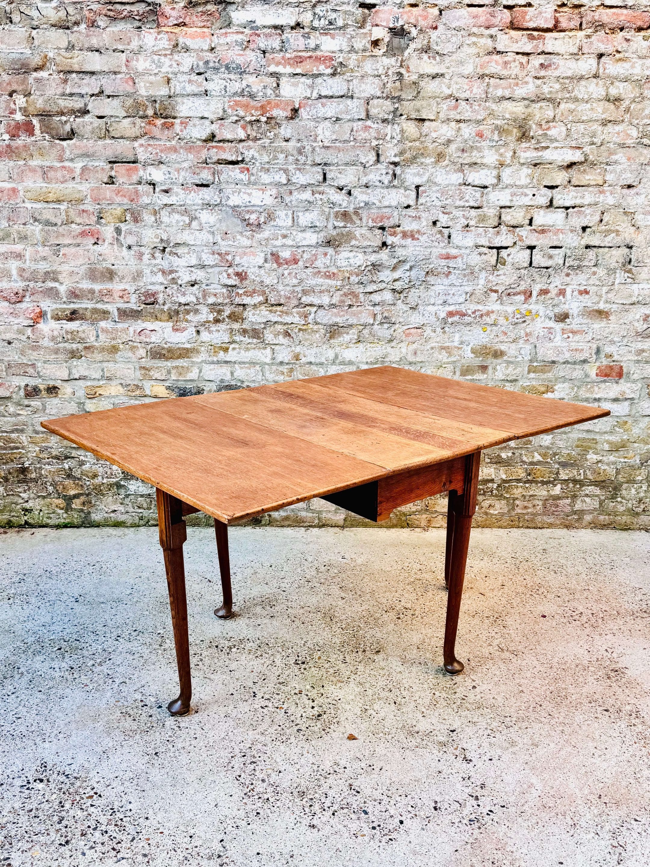 1900 George III solid oak table
