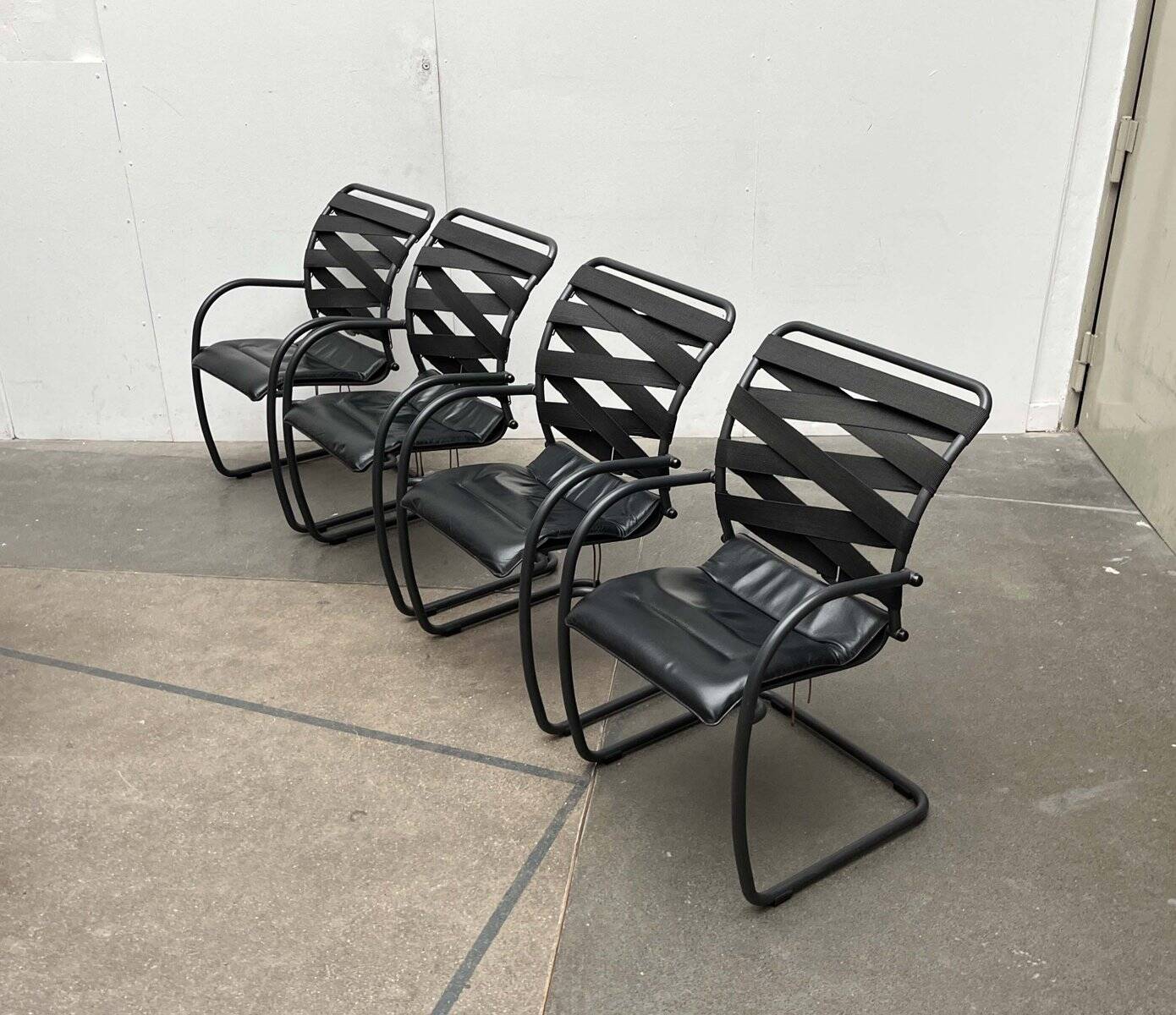 Fauteuils cantilevered Canasta postmodernes italiens par Heron Parigi pour Heron Parigi Design, années 1980, lot de 4