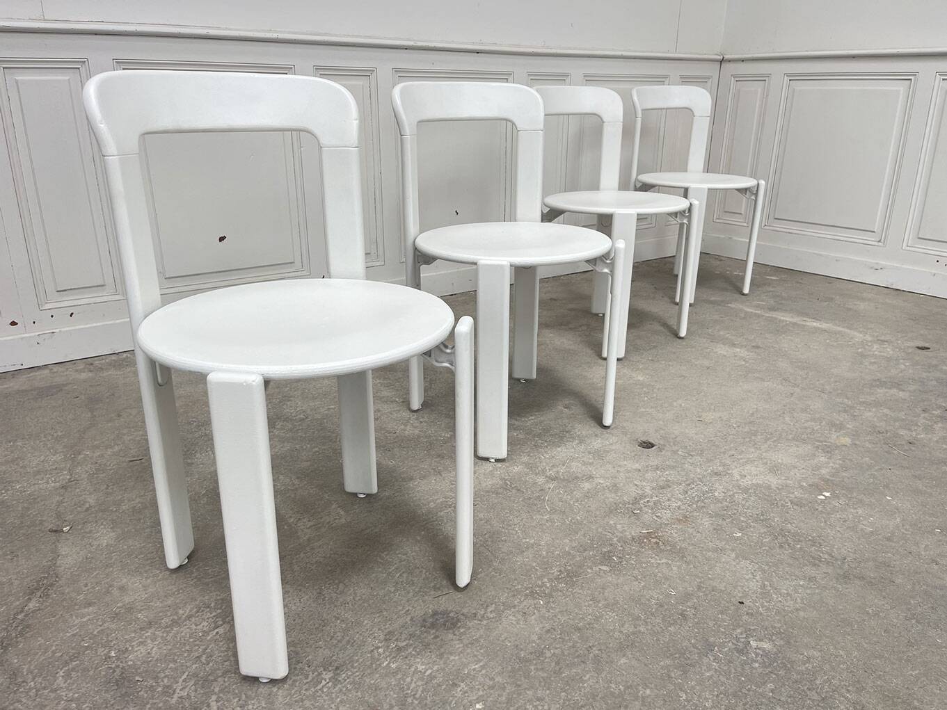 Set of off-white vintage chairs