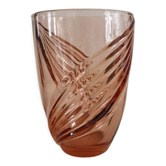 Vase en verre rose