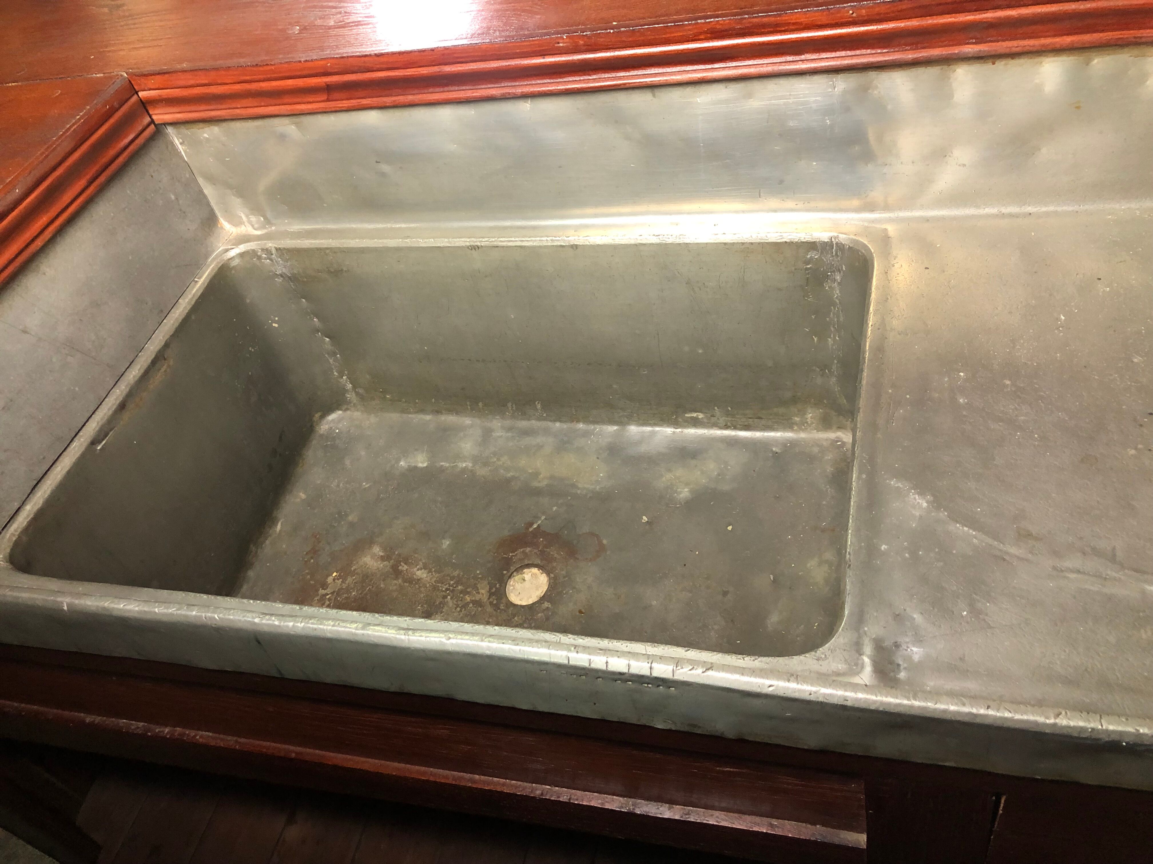 Oak counter bar and its back bistro glass bar 1900s/1930s