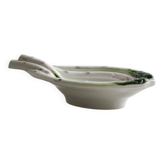 Asparagus gravy boat in slip.