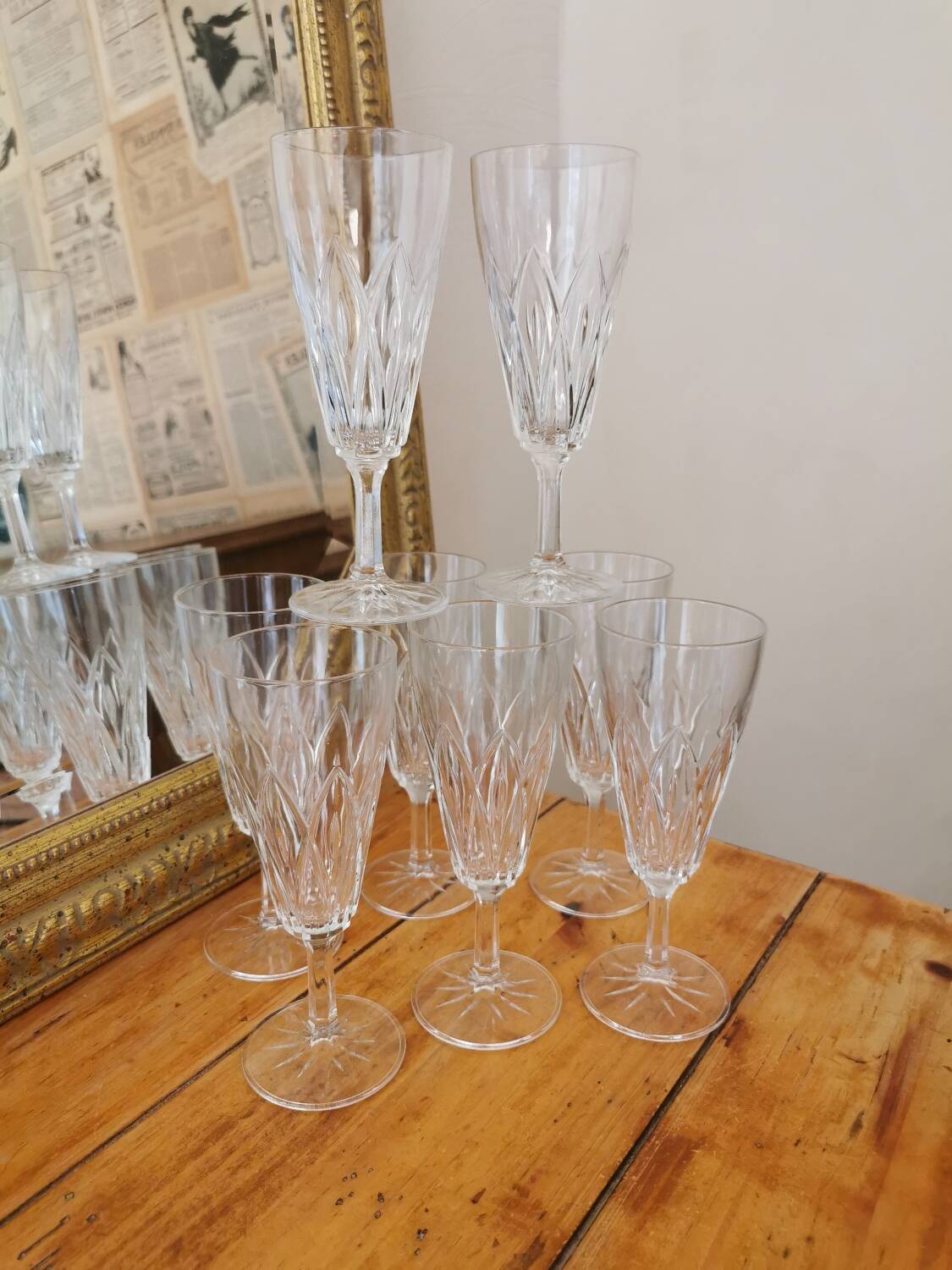 “Flower” champagne flutes