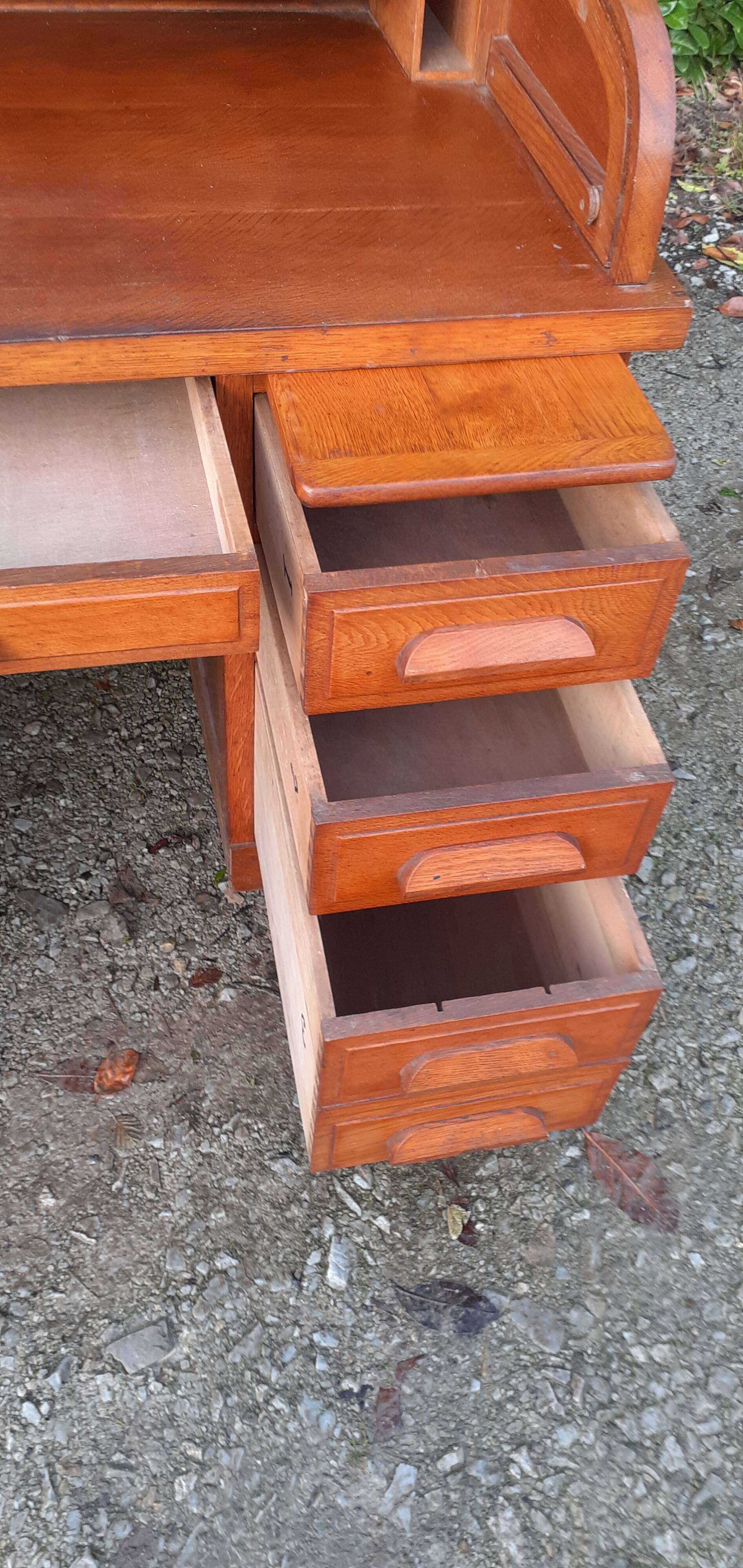 Bureau américain à rideaux 8 tiroirs 2 tablettes chêne Année 50 vintage