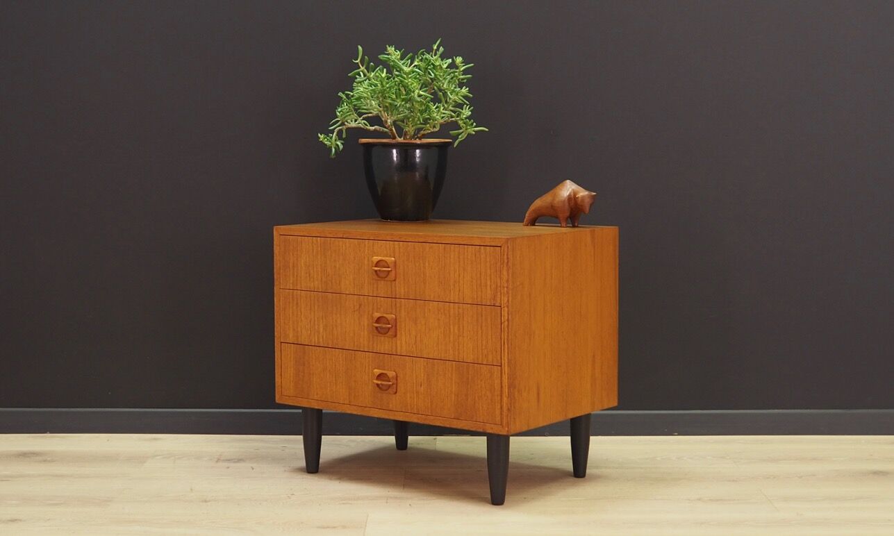 Vintage chest of drawers