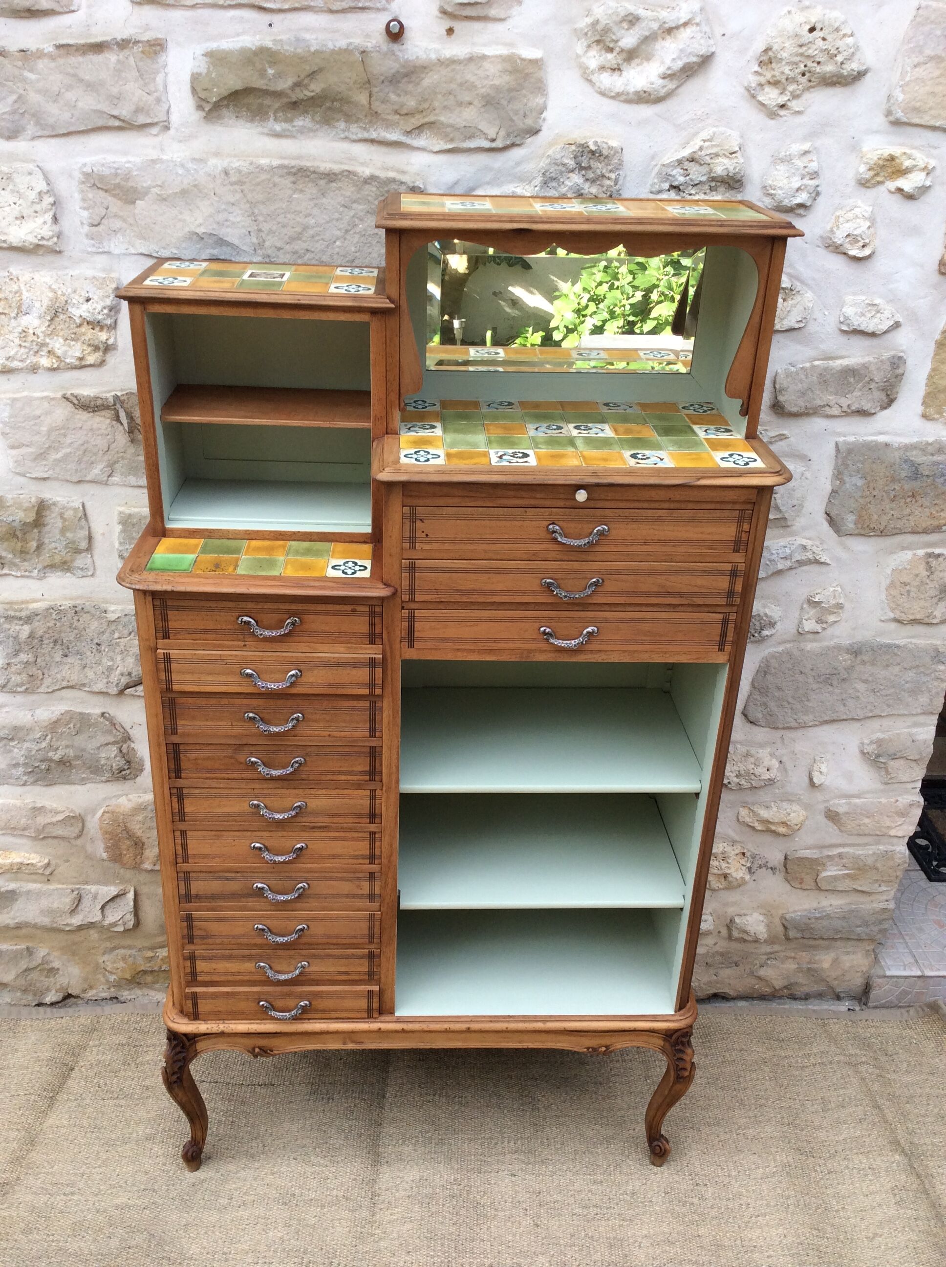 Furniture from craft to drawers
