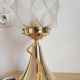 Lampe en laiton avec globe à facettes
