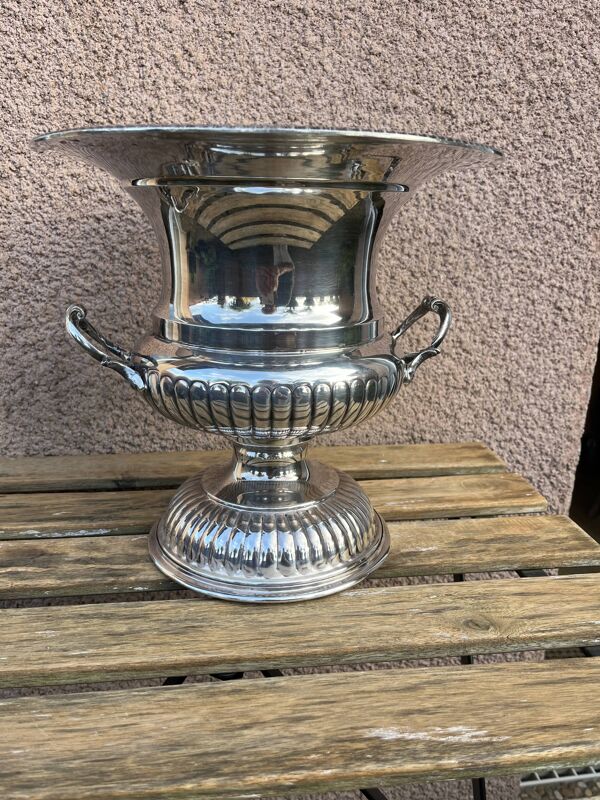 Vase Médicis en métal argenté