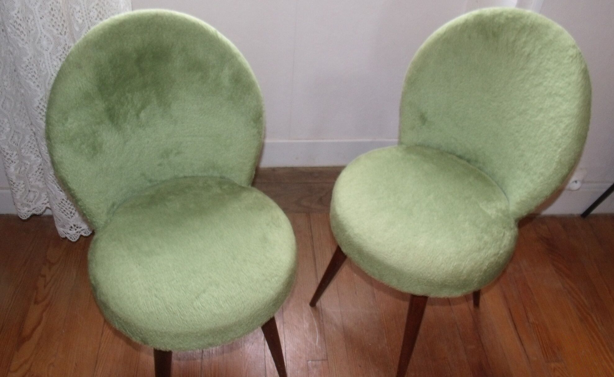 Paire de chaises coktail Robustab en moumoute