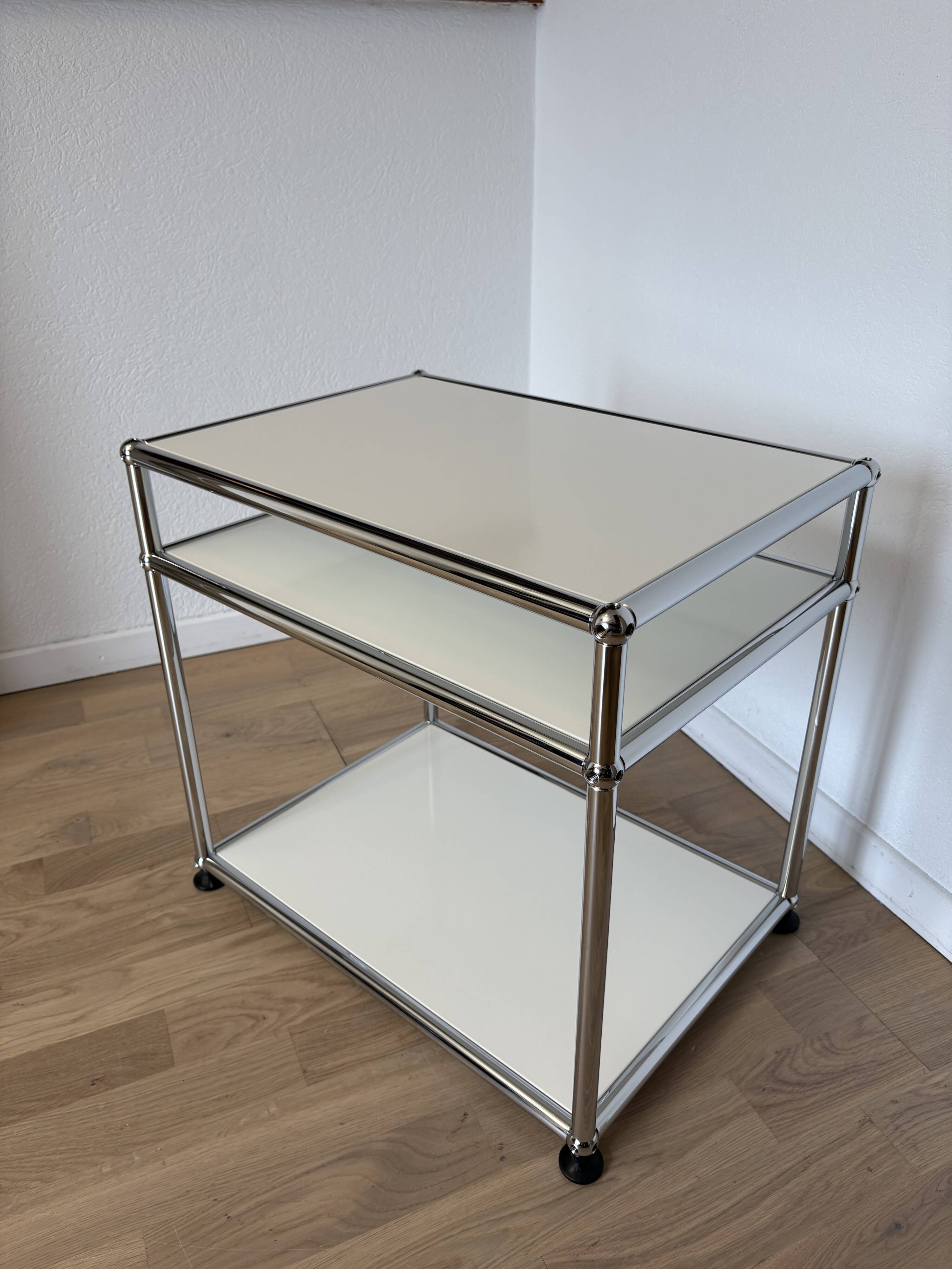 Table d’appoint USM Haller blanc