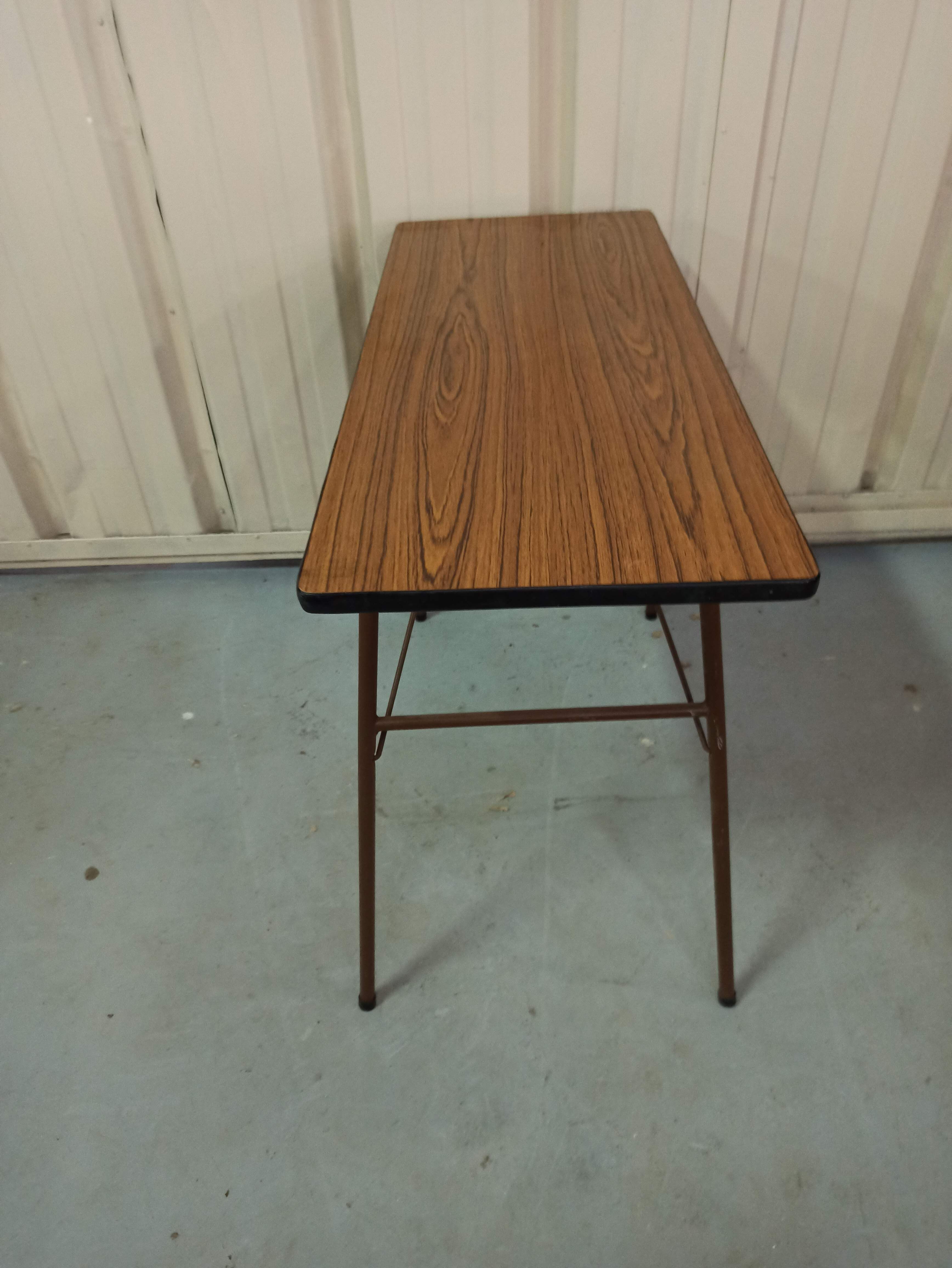 Folding table in formica brown console