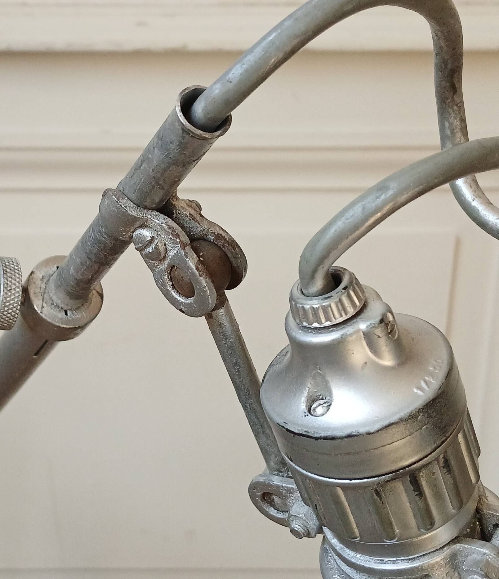 Lumina 1950, lampe d'atelier 2 bras & rotules.