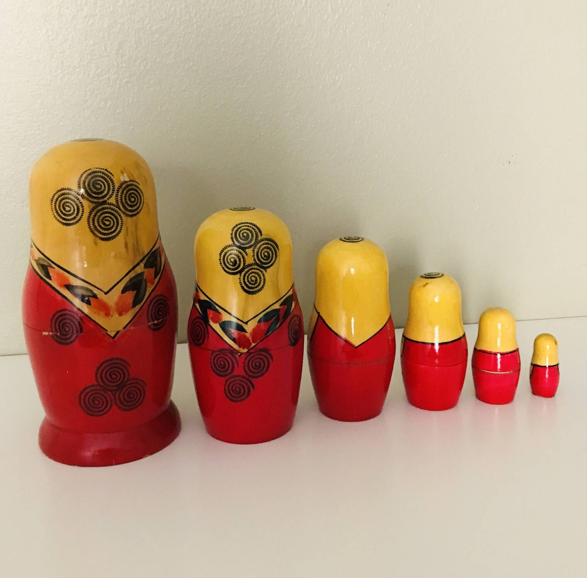 Traditional vintage Russian Matryoshka dolls series of 6