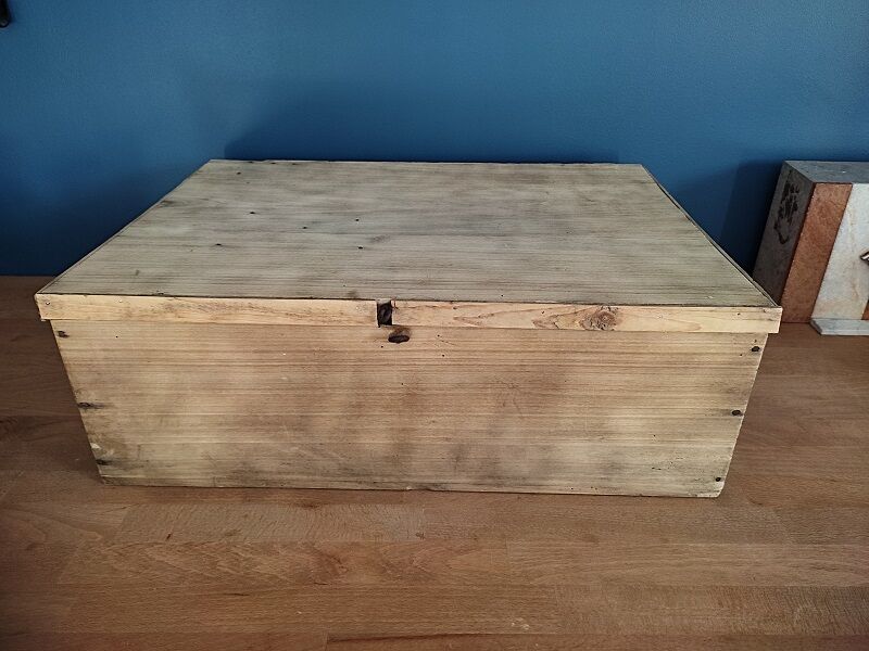 Trunk suitcase box solid wood
